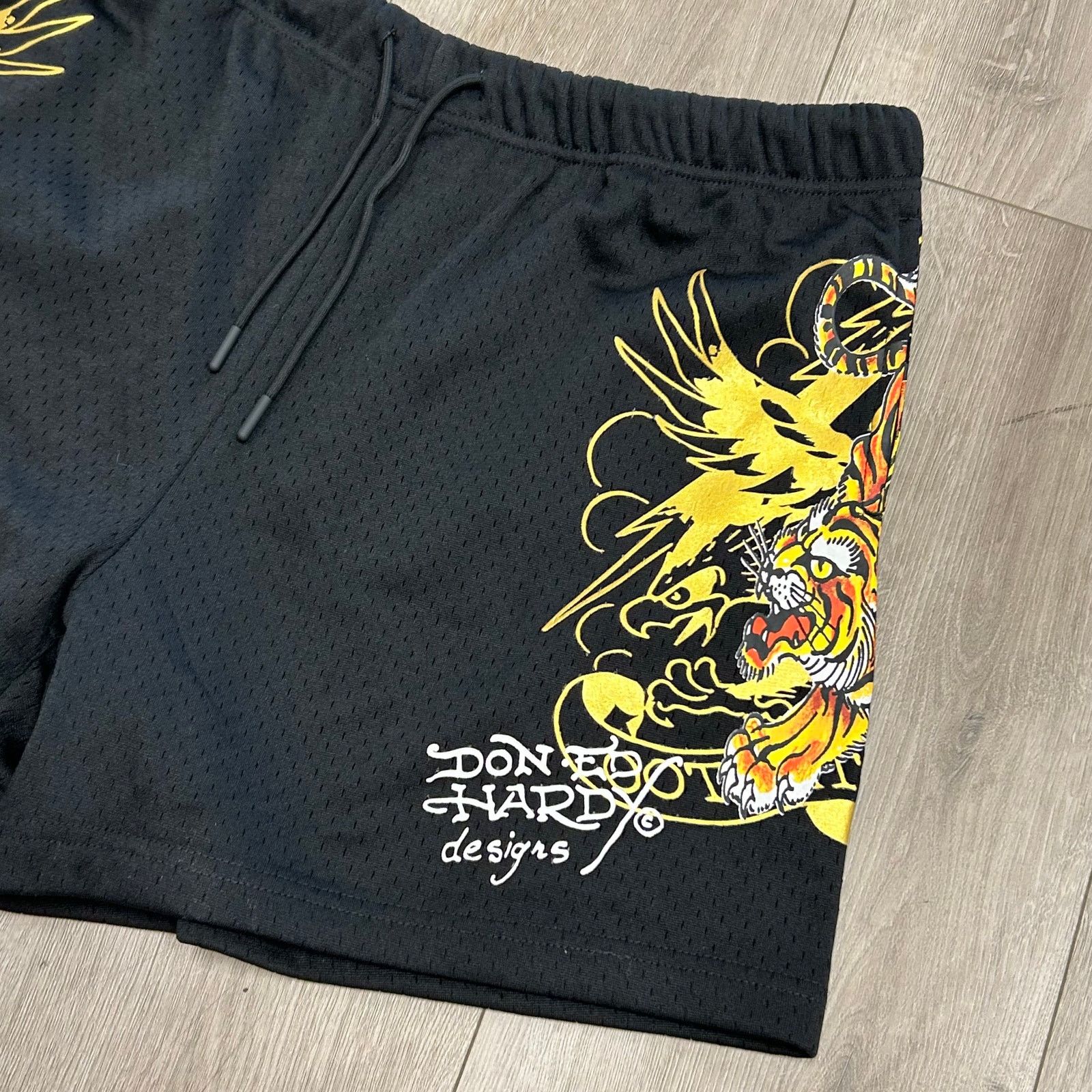 Ed Hardy Ed Hardy Crawling Tigers black mesh shorts size Large L B24 Size US 30 / EU 46 - 2 Thumbnail