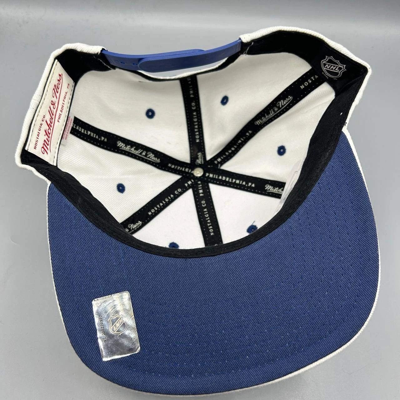 Mitchell & Ness Toronto Maple Leafs Hat Men White Navy Embroidered Snap Back Size ONE SIZE - 2 Thumbnail