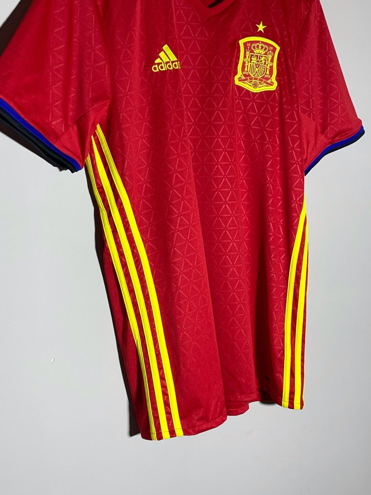 Adidas National Team Spain 2016 Adidas Home Y2k Football Shirt Size US M / EU 48-50 / 2 - 7 Thumbnail