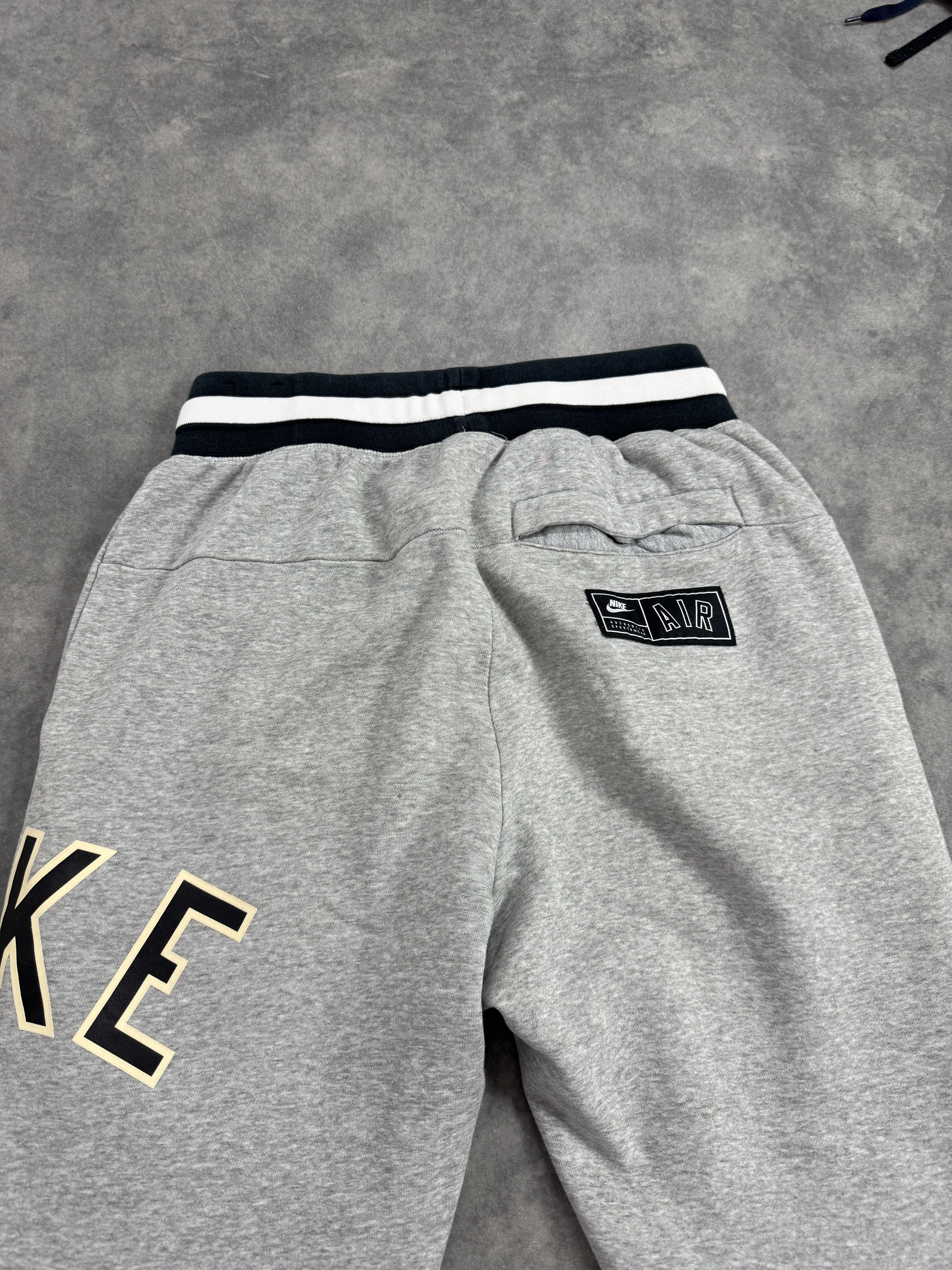 Nike Nike Sweatpants Baggy Big Logo at Thigh Size US 30 / EU 46 - 7 Thumbnail