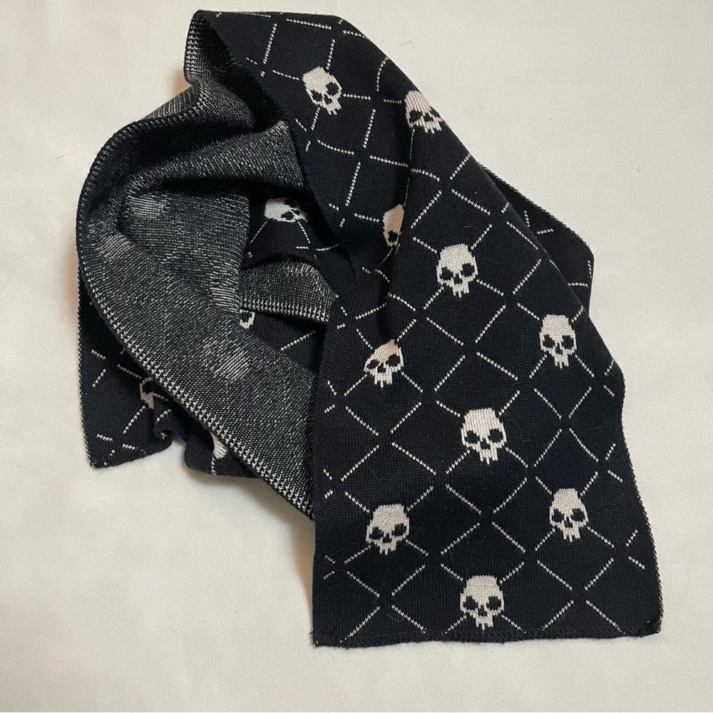 Le Chateau Le Chateau Skull Black and White Scarf Size ONE SIZE - 6 Thumbnail