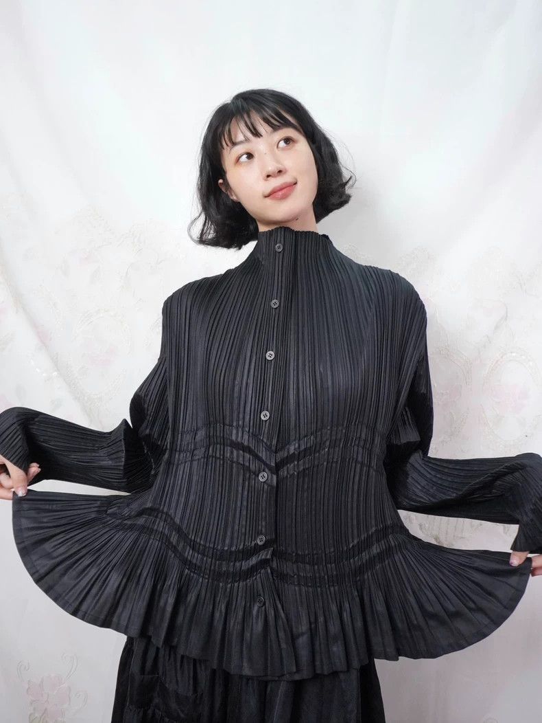 Issey Miyake Issey Miyake Black pleated shirt Size M / US 6-8 / IT 42-44 - 4 Thumbnail