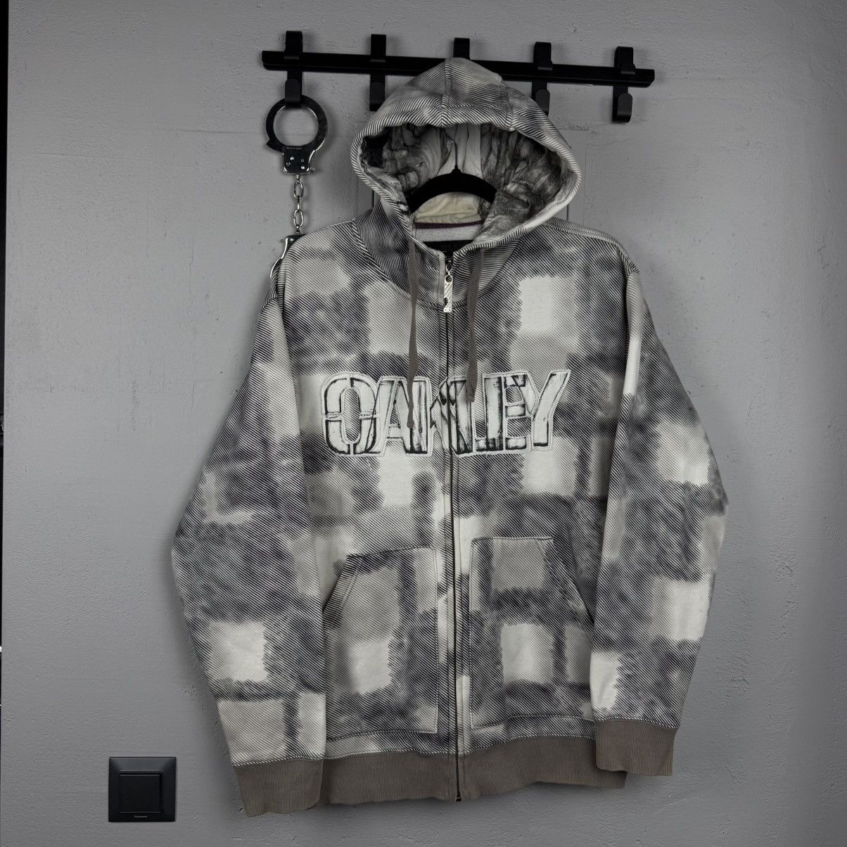 Oakley Vintage Zip Hoodie Oakley Avant Garde Y2K Size US M / EU 48-50 / 2 - 1 Thumbnail