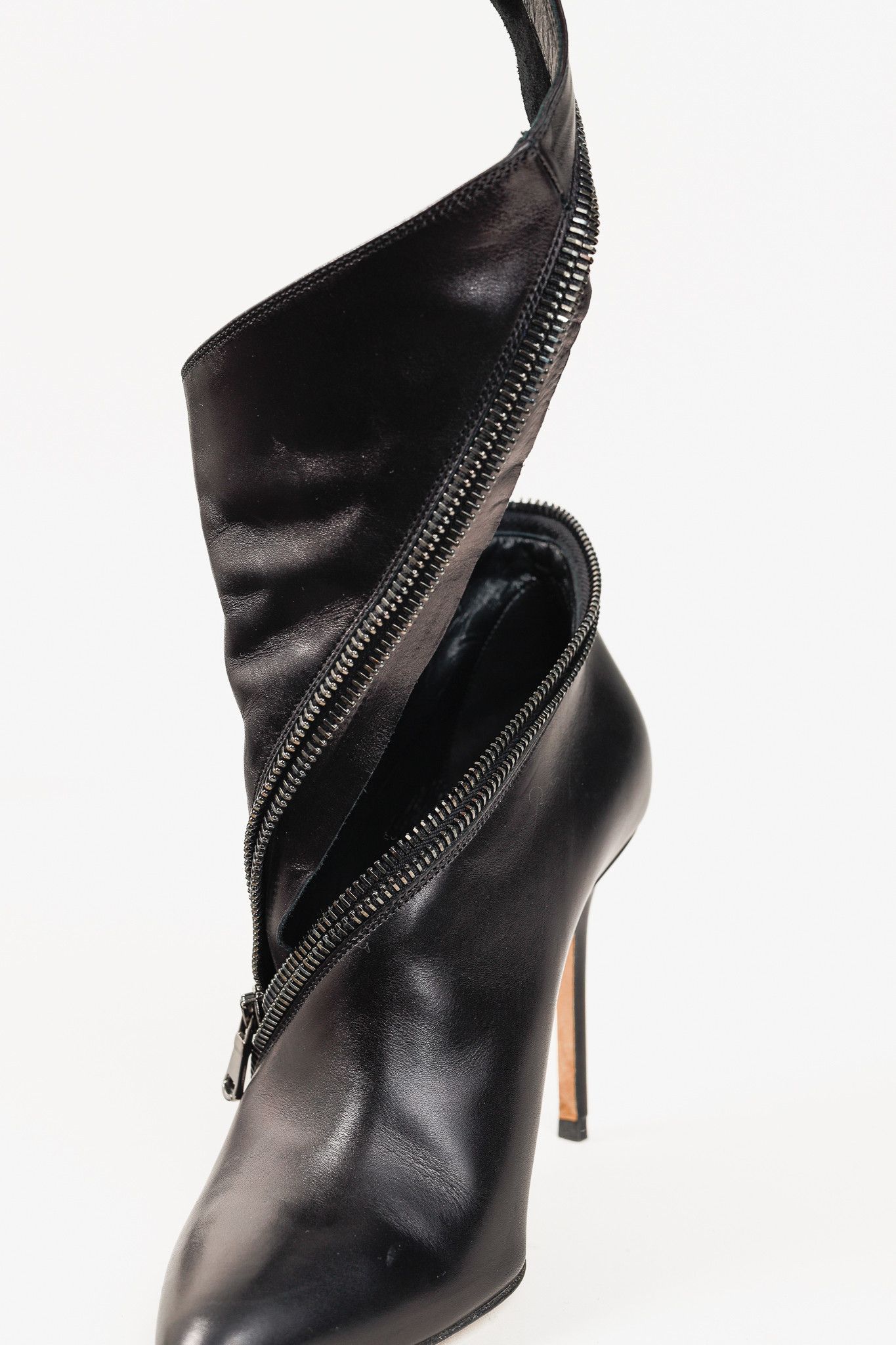 Brian Atwood Brian Atwood Nebula Tumbled Nubuck Zip Pointed-Toe Booties Size US 5.5 / IT 35.5 - 10 Thumbnail