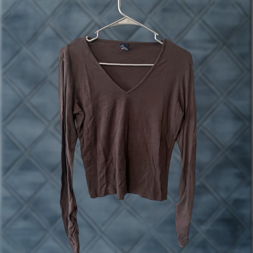 Gap Womens Gap T-Shirt Brown V-Neck Long Sleeve Medium Solid Shirt Womens Size M / US 6-8 / IT 42-44 - 1 Thumbnail
