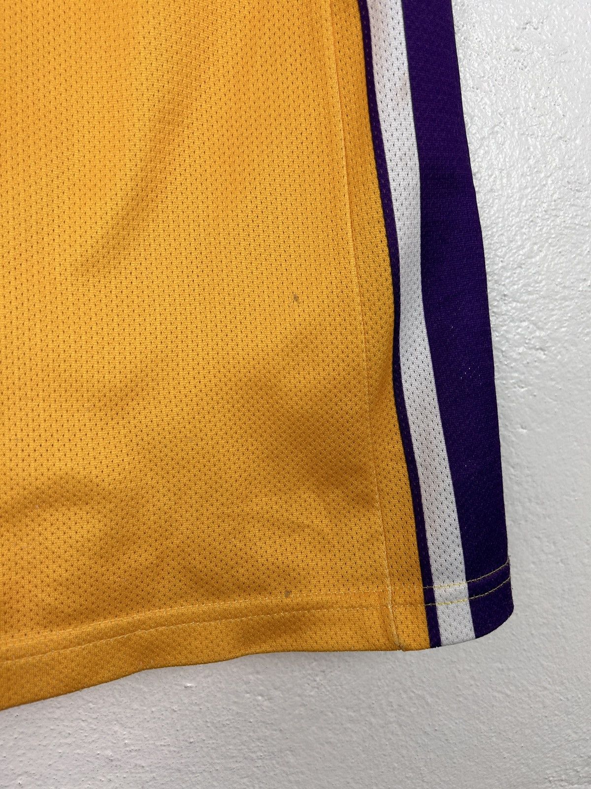 Champion 90s Kobe Bryant #8 Los Angeles Lakers Champion Jersey Size US S / EU 44-46 / 1 - 9 Thumbnail