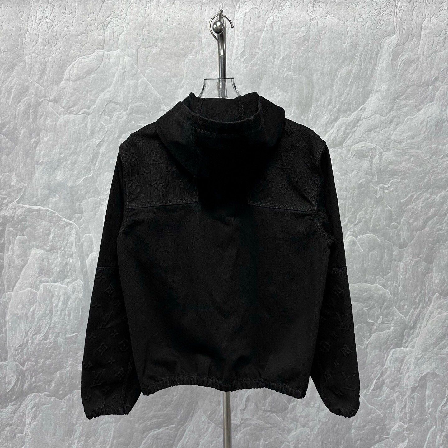 Louis Vuitton Louis Vuitton Embossed Zip Hooded Denim Jacket Size US XL / EU 56 / 4 - 4 Thumbnail
