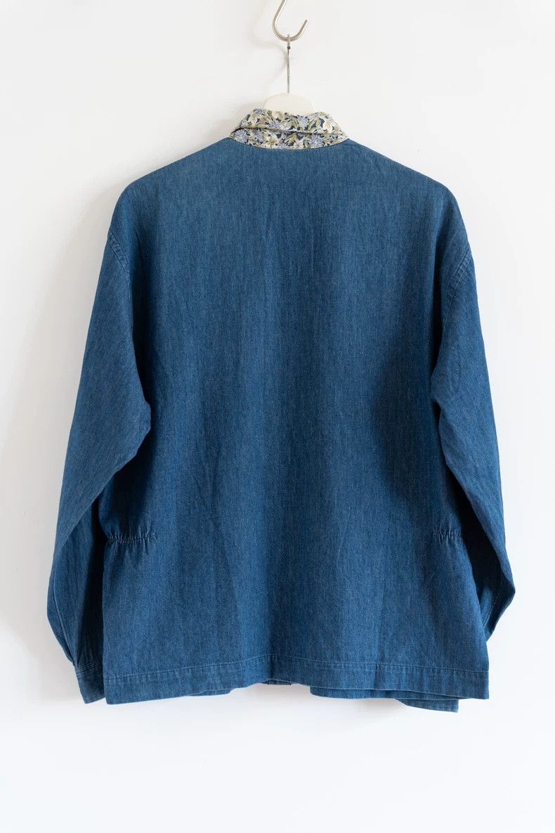 Yohji Yamamoto Yohji Yamamoto size os 90s Floral Neck Denim Shirt Size US M / EU 48-50 / 2 - 2 Thumbnail