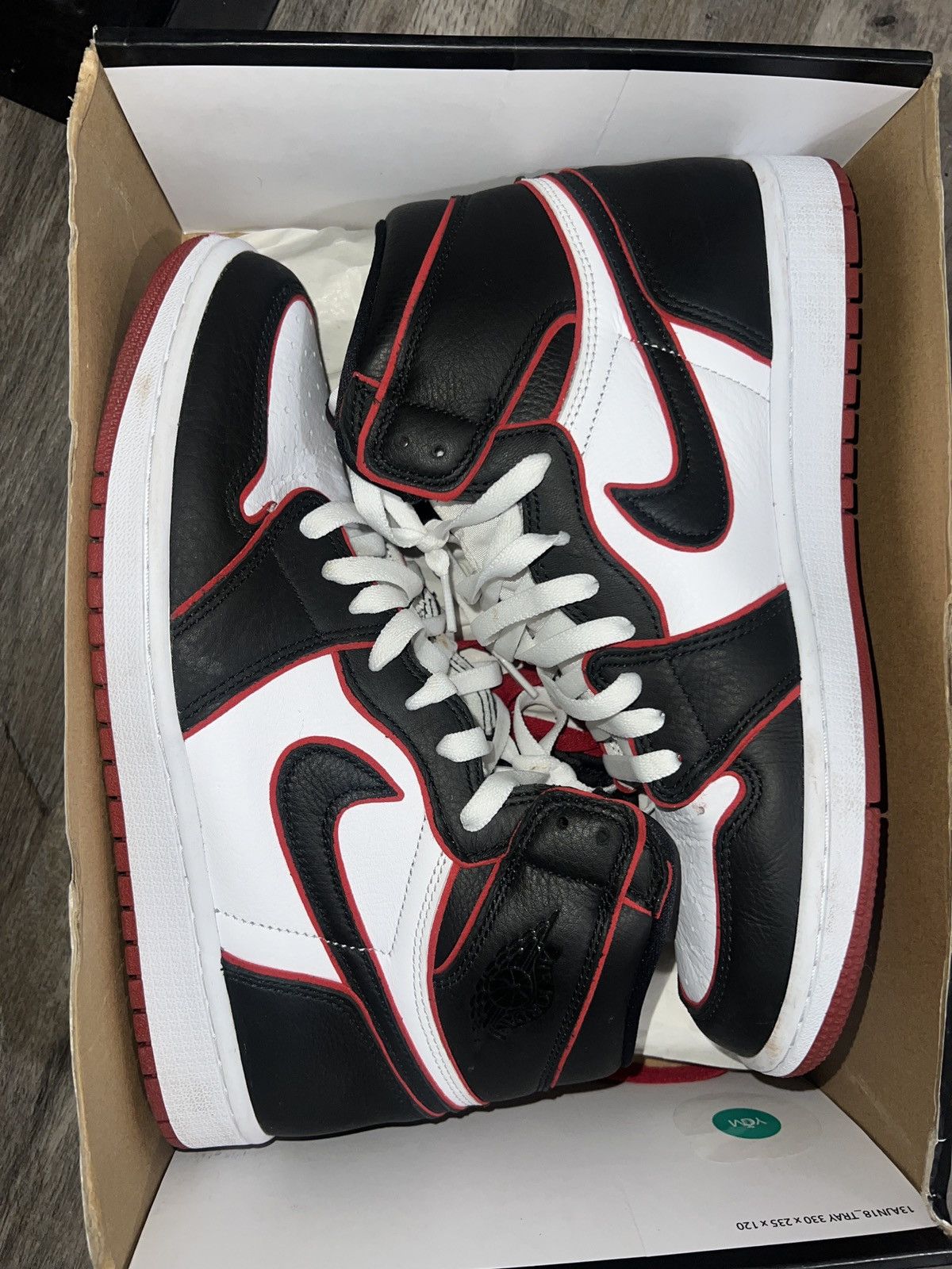 Jordan Brand × Nike Air Jordan bloodline sz 10.5 Size US 10.5 / EU 43-44 - 3 Thumbnail