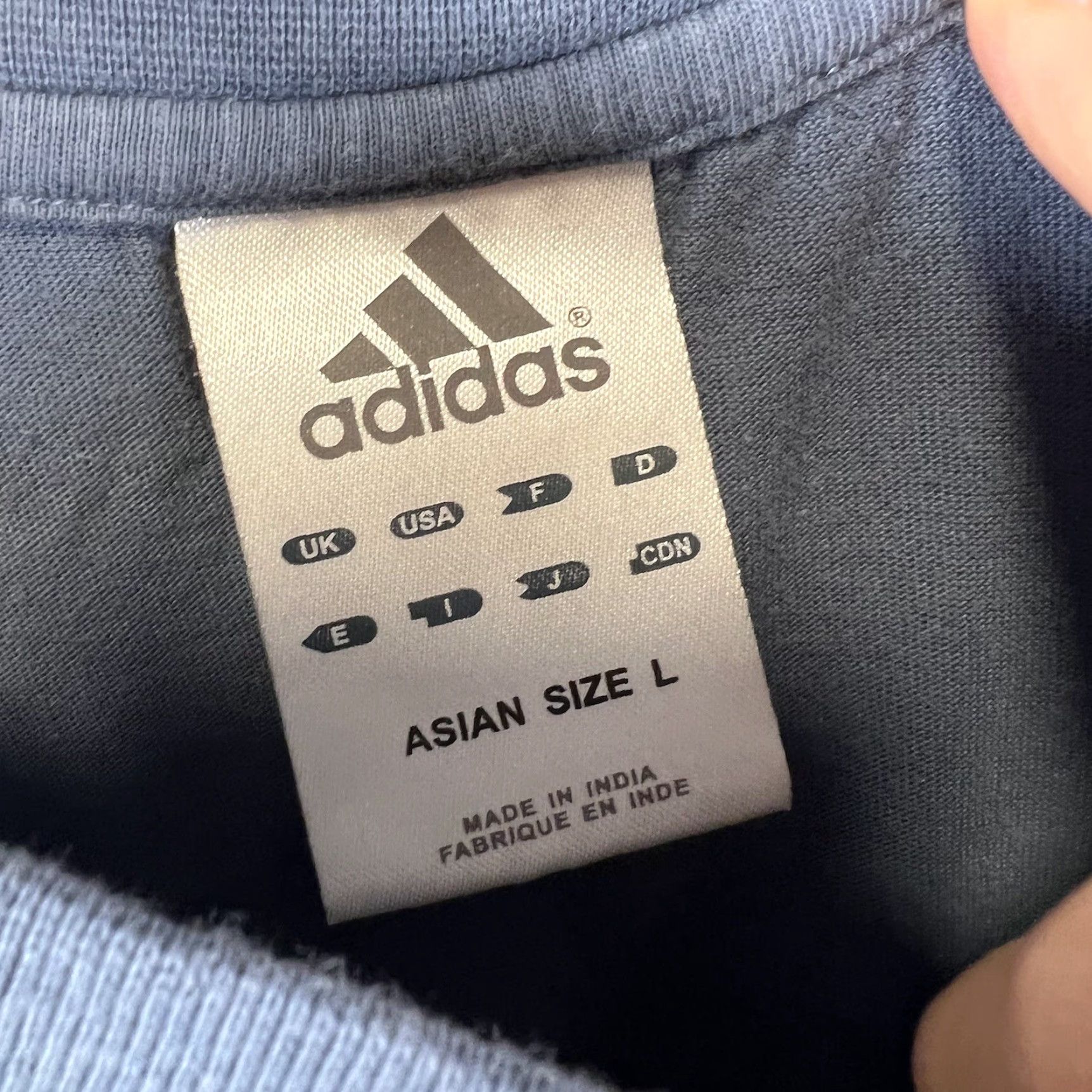 Adidas VINTAGE Adidas Summer Chillers Beach Sports Adult Medium Blue Mens Size US M / EU 48-50 / 2 - 6 Thumbnail