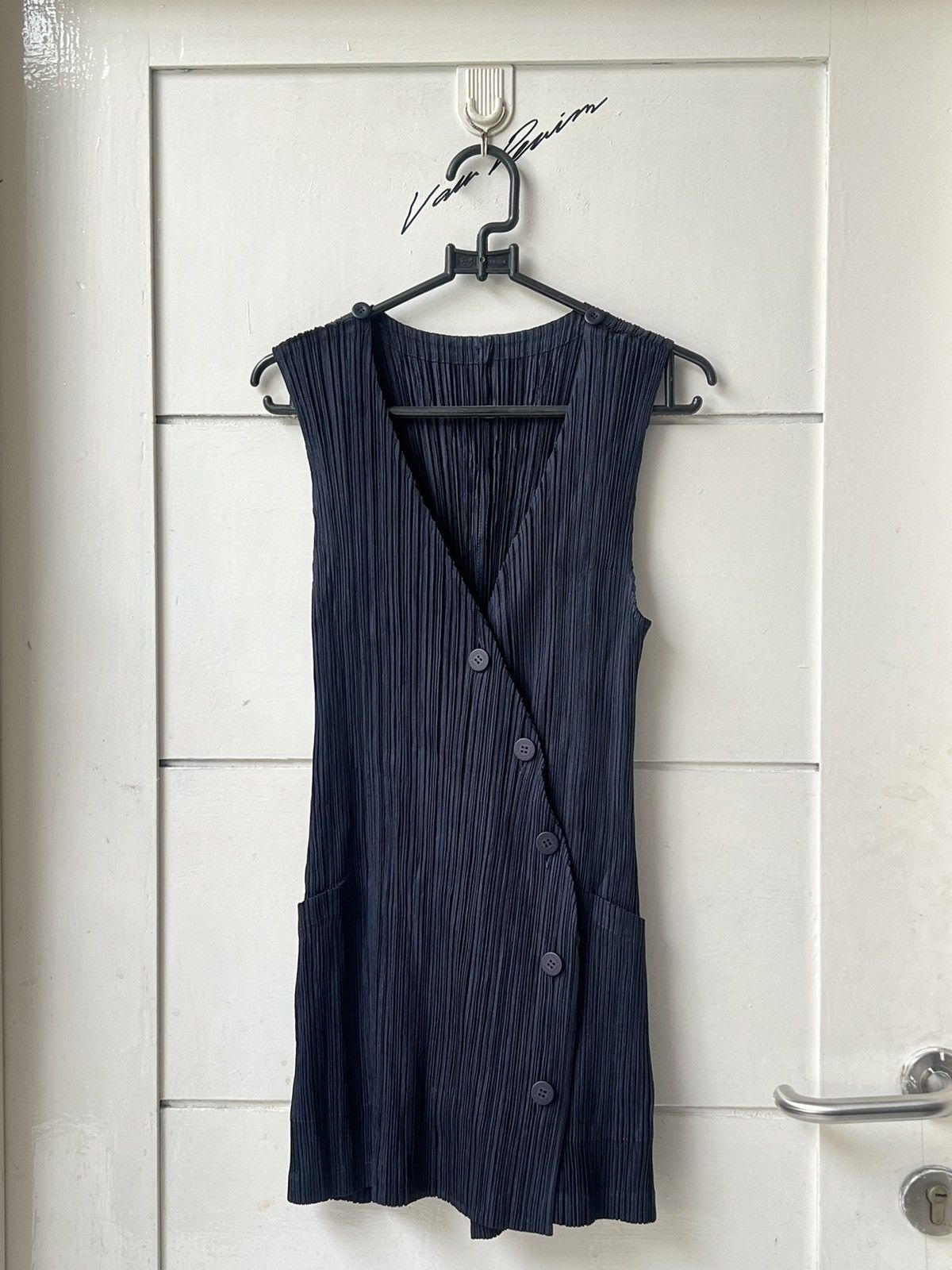 Pleats Please Issey Miyake ISSEY MIYAKE PLEATS PLEASE Asymmetrical buttom up vest Size S / US 4 / IT 40 - 1 Thumbnail