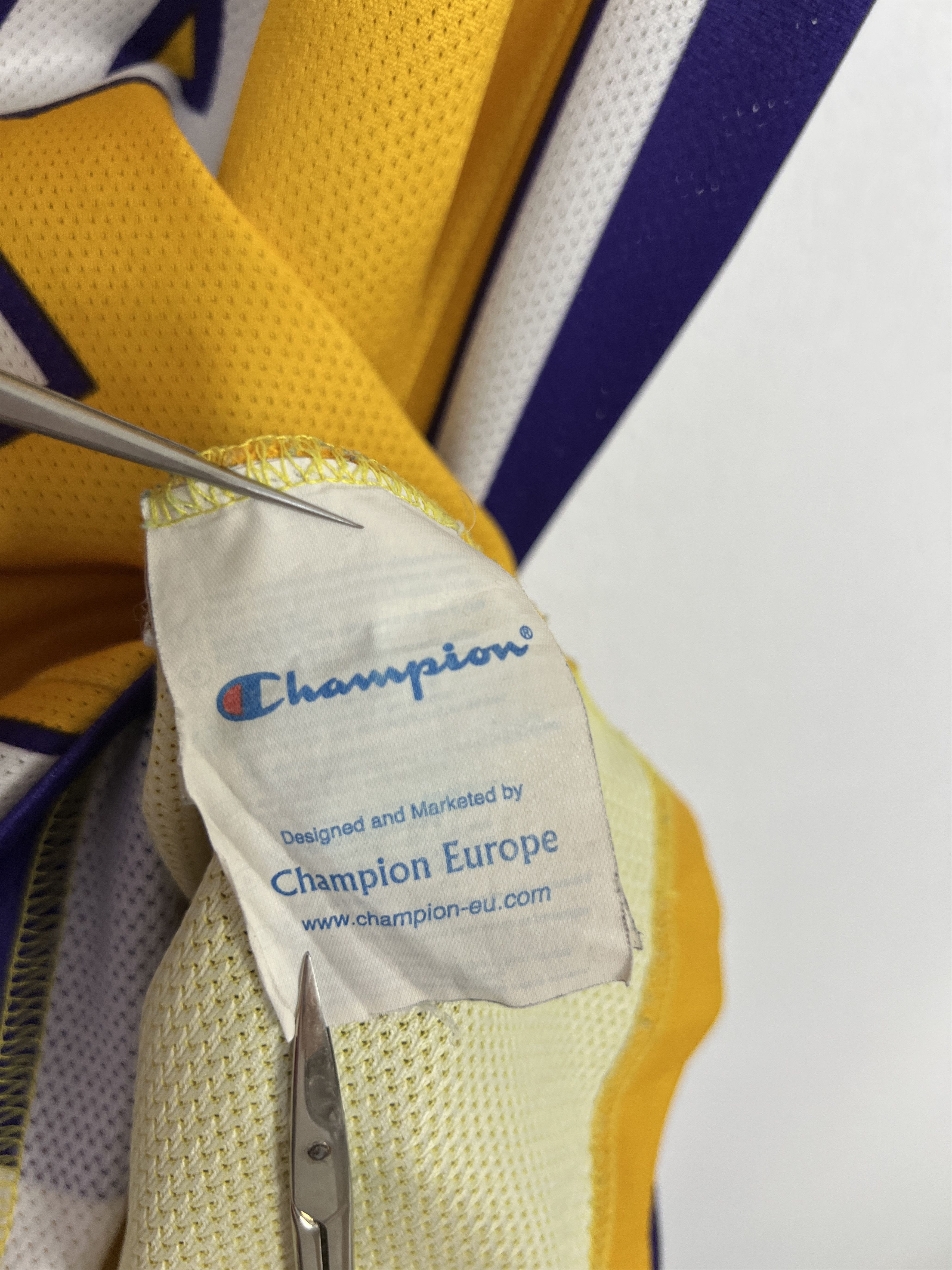 Champion Vintage 90's Champion Los Angeles Lakers #24 Bryant Jersey Size US L / EU 52-54 / 3 - 12 Thumbnail