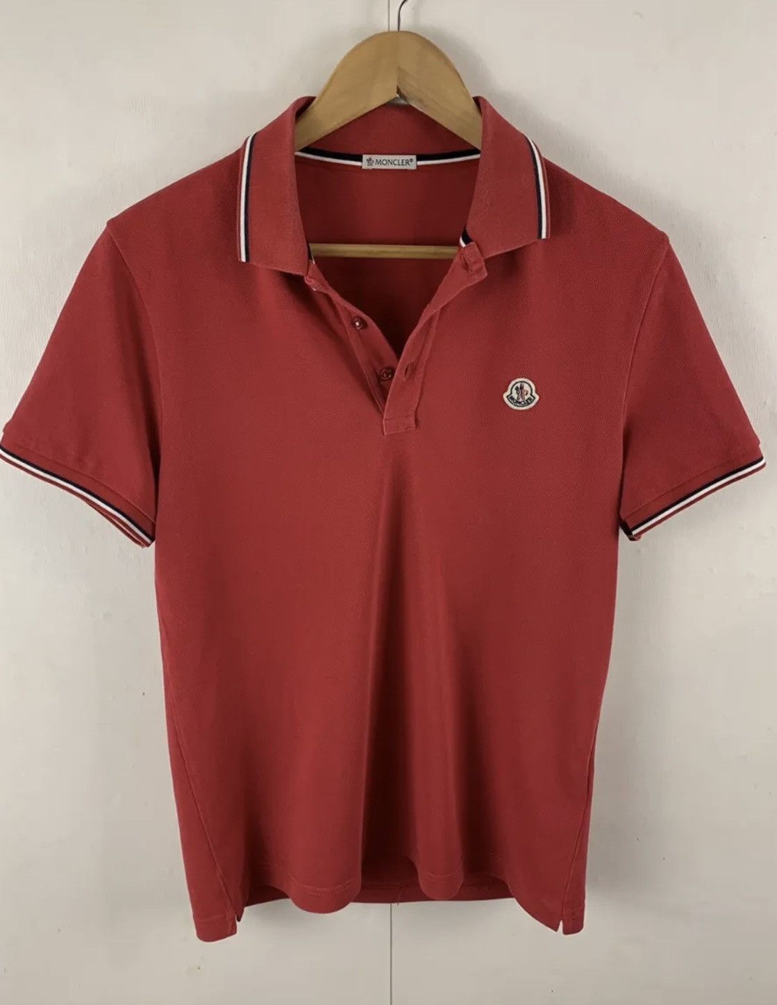 Moncler Moncler polo size M red Size US M / EU 48-50 / 2 - 5 Thumbnail
