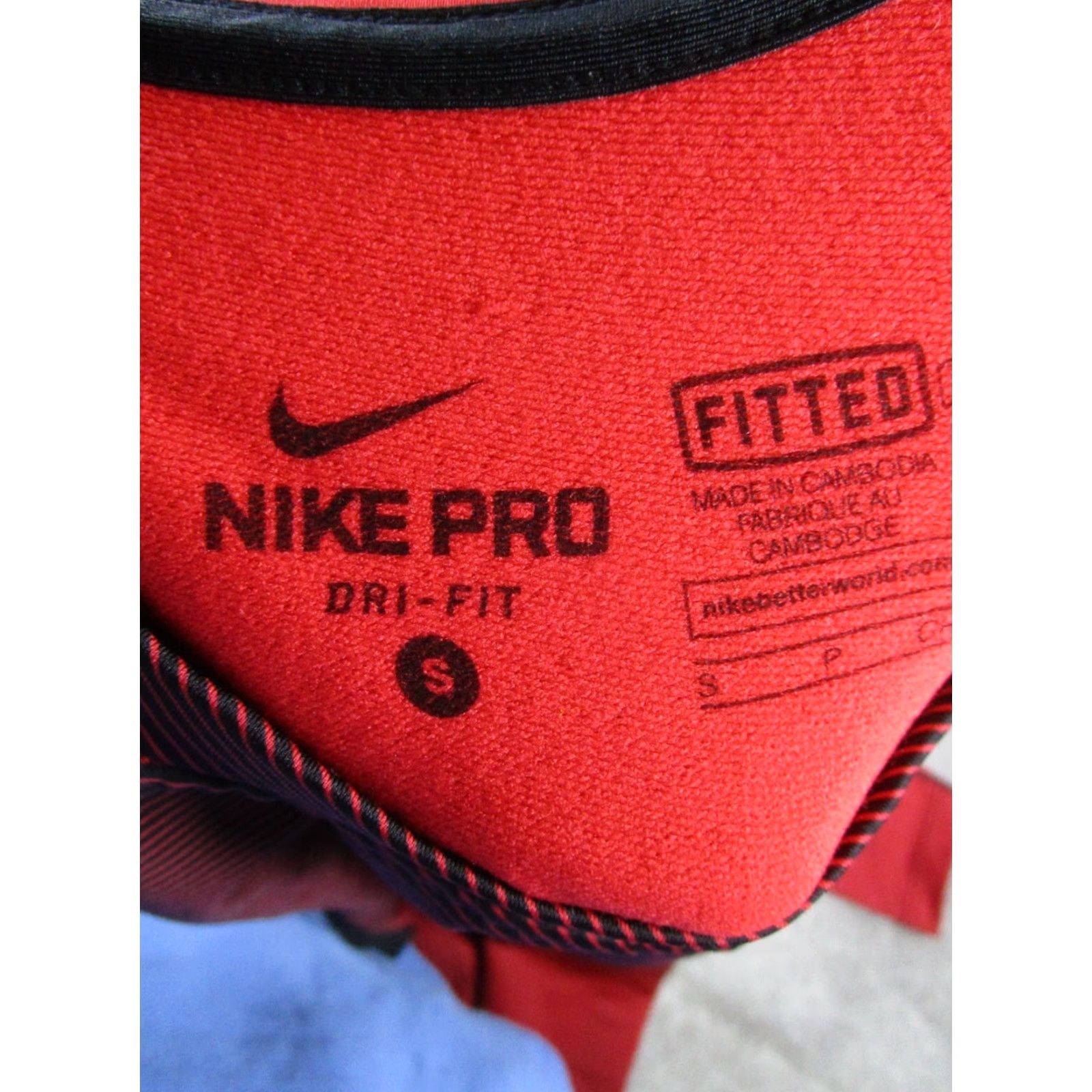 Nike VINTAGE Nike Pro Red Striped Long Sleeve Pullover Shirt Mens Small Activewear Dri-Fit Size US S / EU 44-46 / 1 - 4 Thumbnail