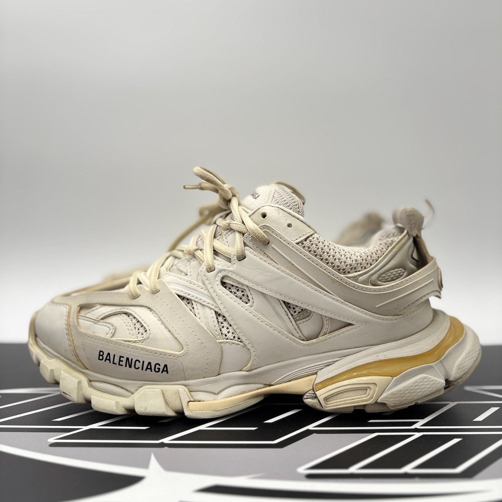 Balenciaga Balenciaga Track Sneaker ' Crème White ' | GOOD CONDITION Size US 9 / EU 42 - 1 Thumbnail