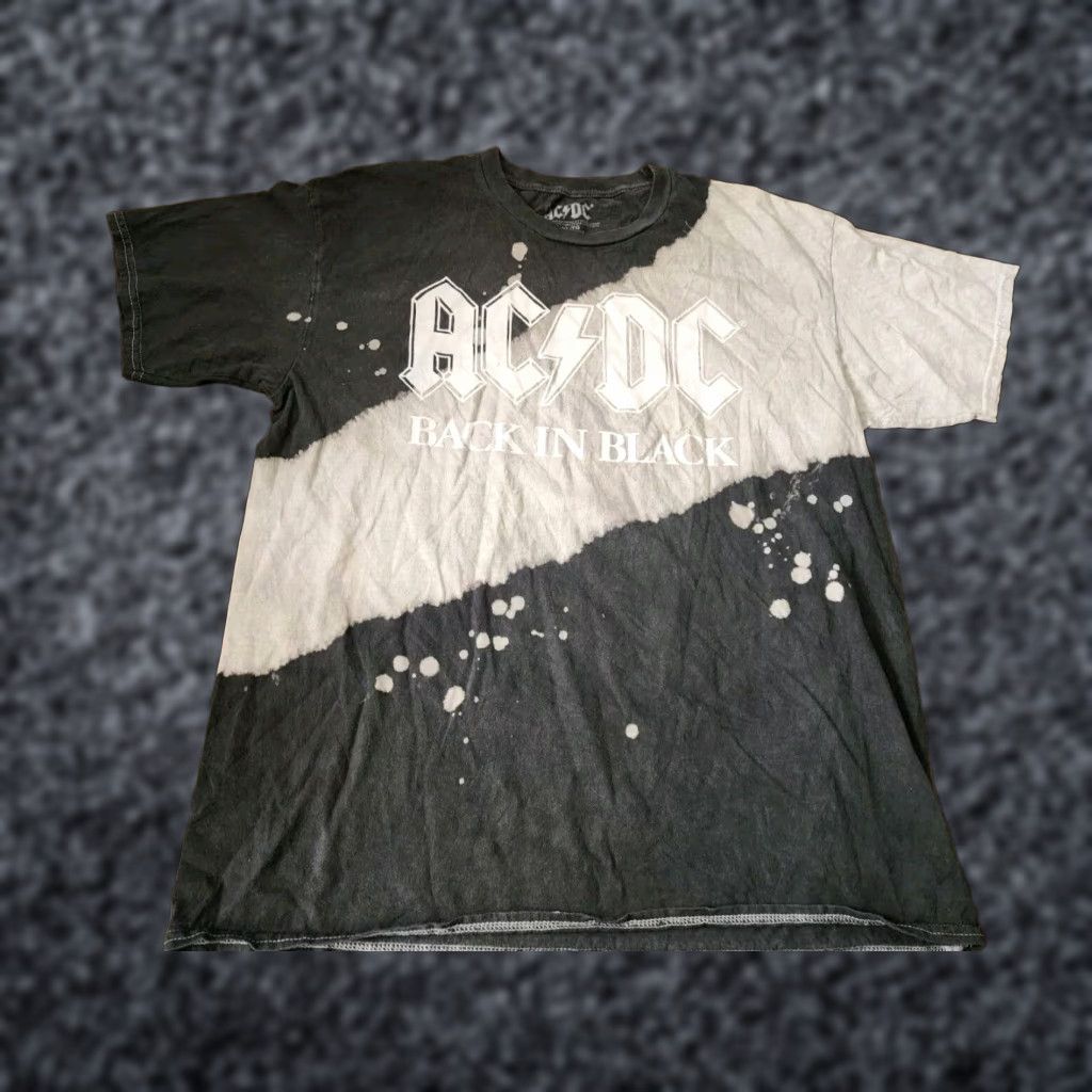 Vintage AC/DC Back In Black Rock n Roll T-Shirt Adult XL Black Short Sleeve Graphic Print Mens Size US XL / EU 56 / 4 - 1 Thumbnail