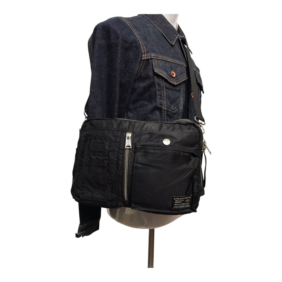 Alpha Industries × Japanese Brand Alpha Industries Black Sling Bag Size ONE SIZE - 1 Thumbnail