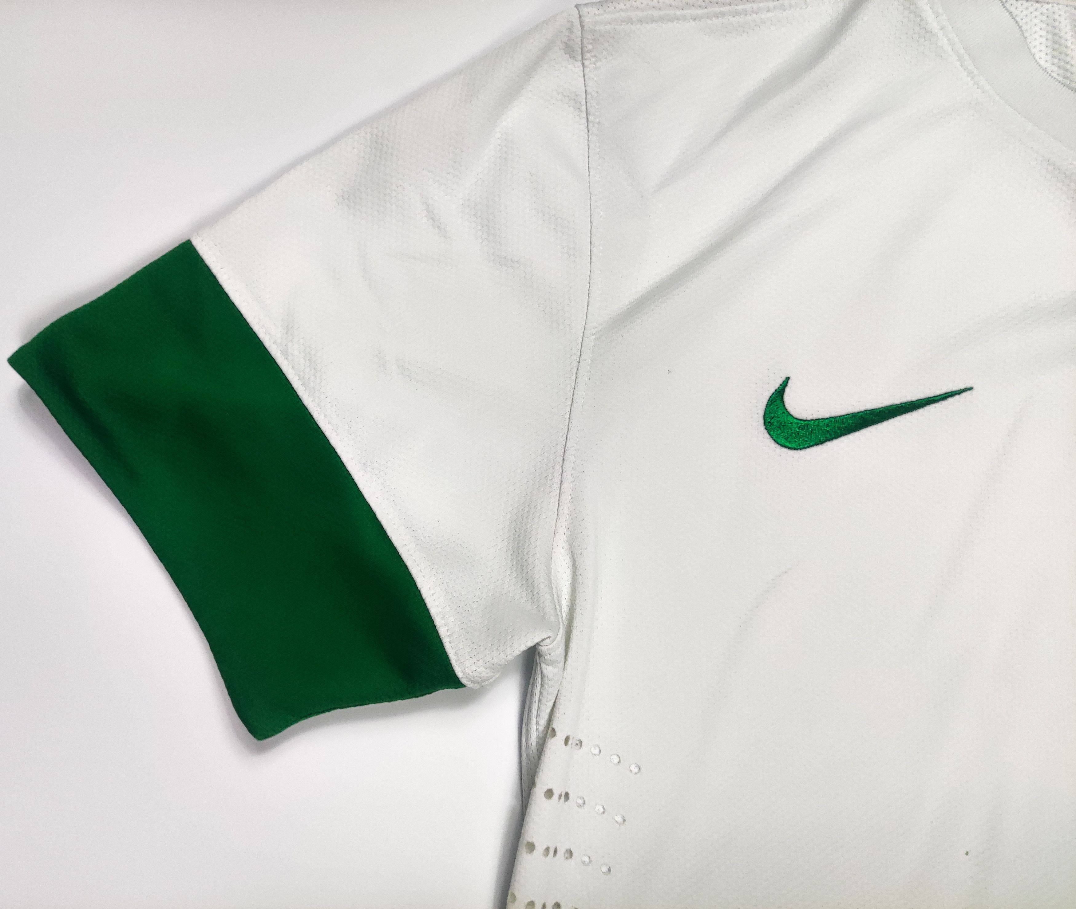 Nike Saudi Arabia 2013 Nike Home Shirt Kit Jersey Riyadh Jeddah Size US S / EU 44-46 / 1 - 8 Thumbnail