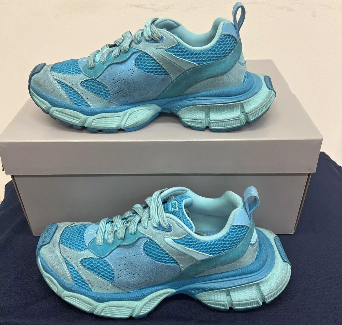 Balenciaga Balenciaga 3XL blue mix size 42 Size US 9 / EU 42 - 2 Thumbnail