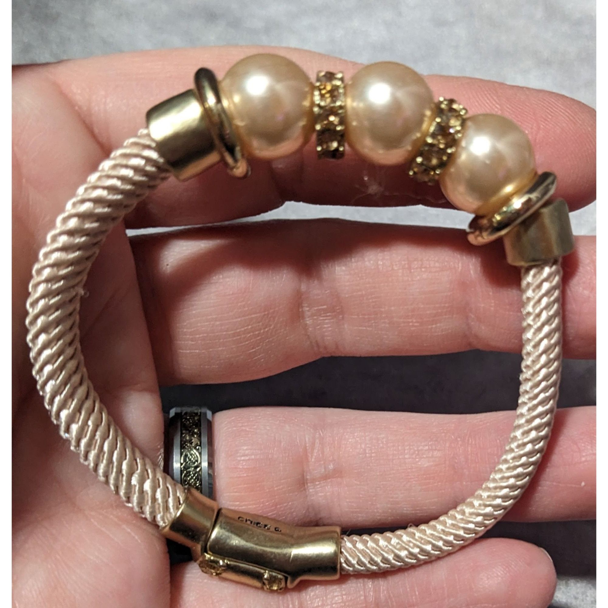 Chicos Elegant Glam Chico's Cream And Gold Tone Faux Pearl Rhinesto Size ONE SIZE - 10 Thumbnail