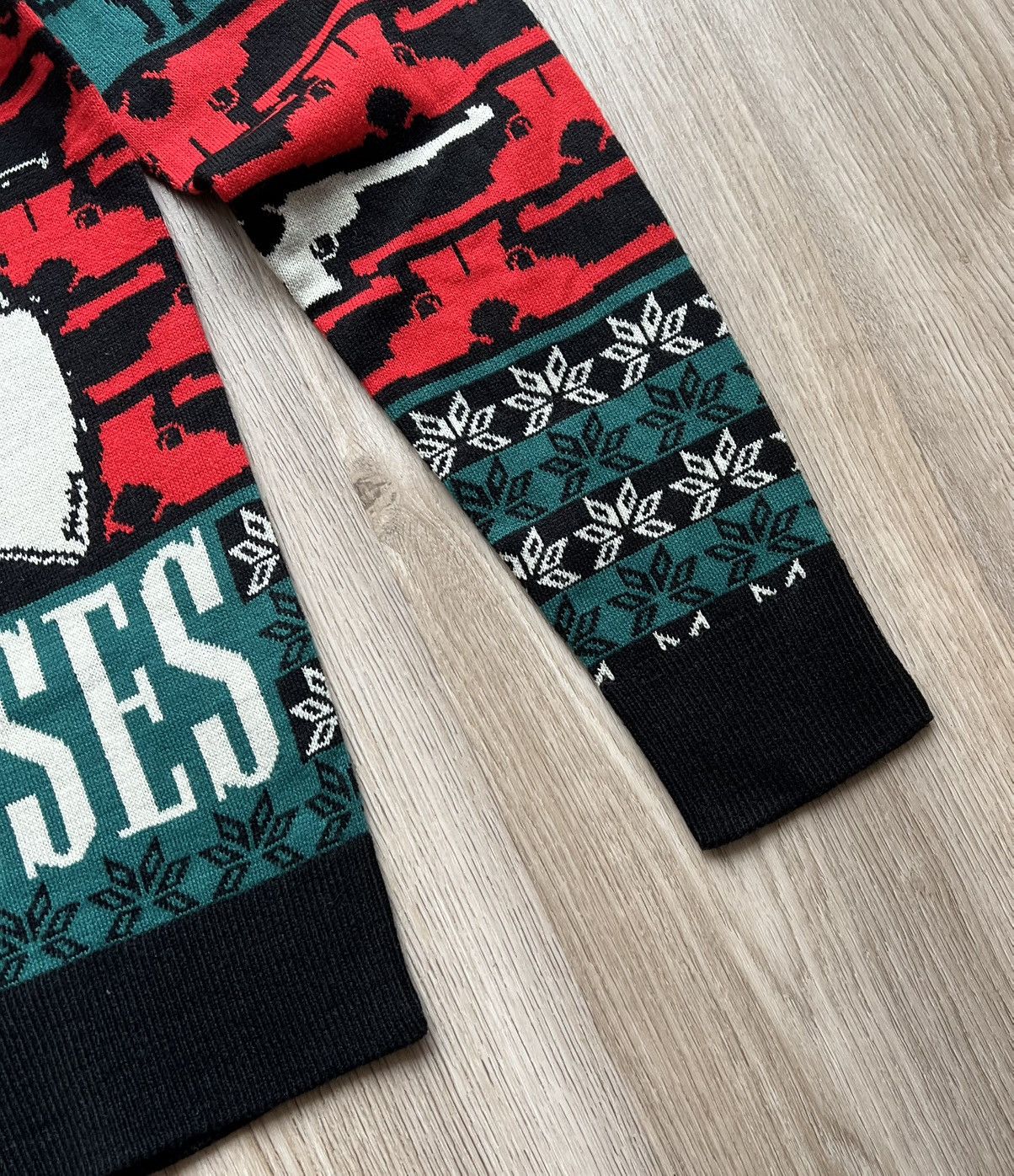 Guns N' Roses Guns N Roses 2018 Merry Fucking Christmas Knit Sweater Size US S / EU 44-46 / 1 - 4 Thumbnail