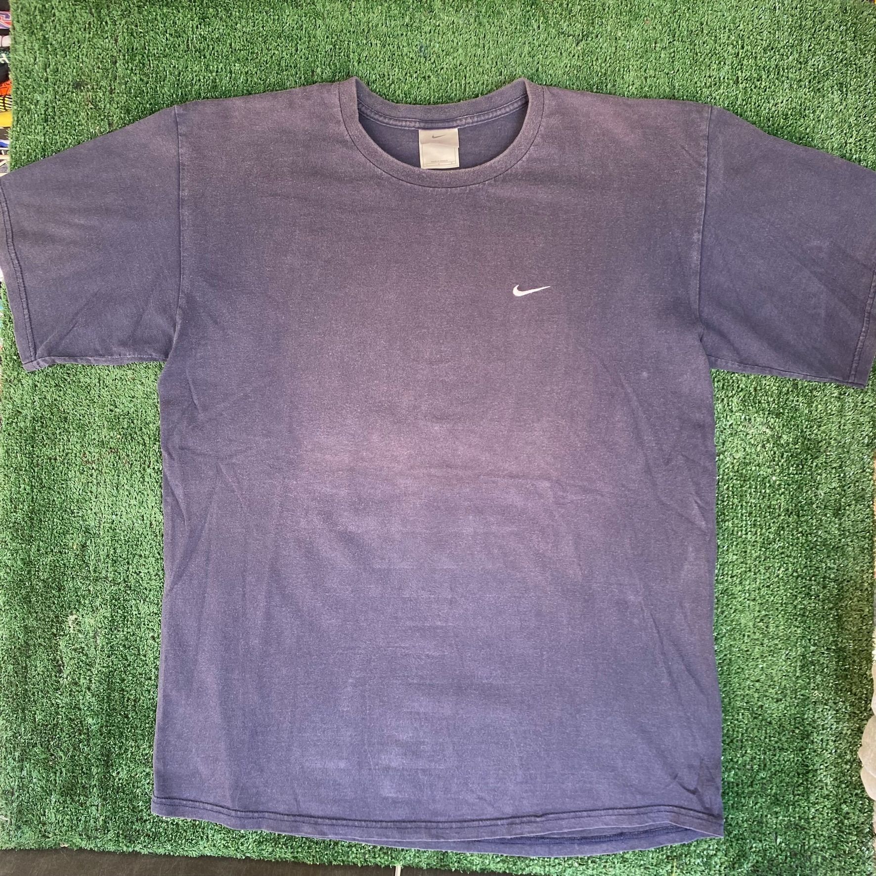 Nike Vintage Y2K Nike Logo Shirt Sun Faded Navy Offset Swoosh Tee Size US L / EU 52-54 / 3 - 1 Thumbnail