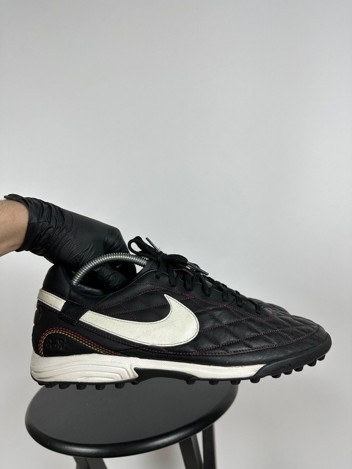 Nike 2008 Nike Tiempo R10 Ronaldinho Leather Football Shoes Size US 10 / EU 43 - 11 Thumbnail