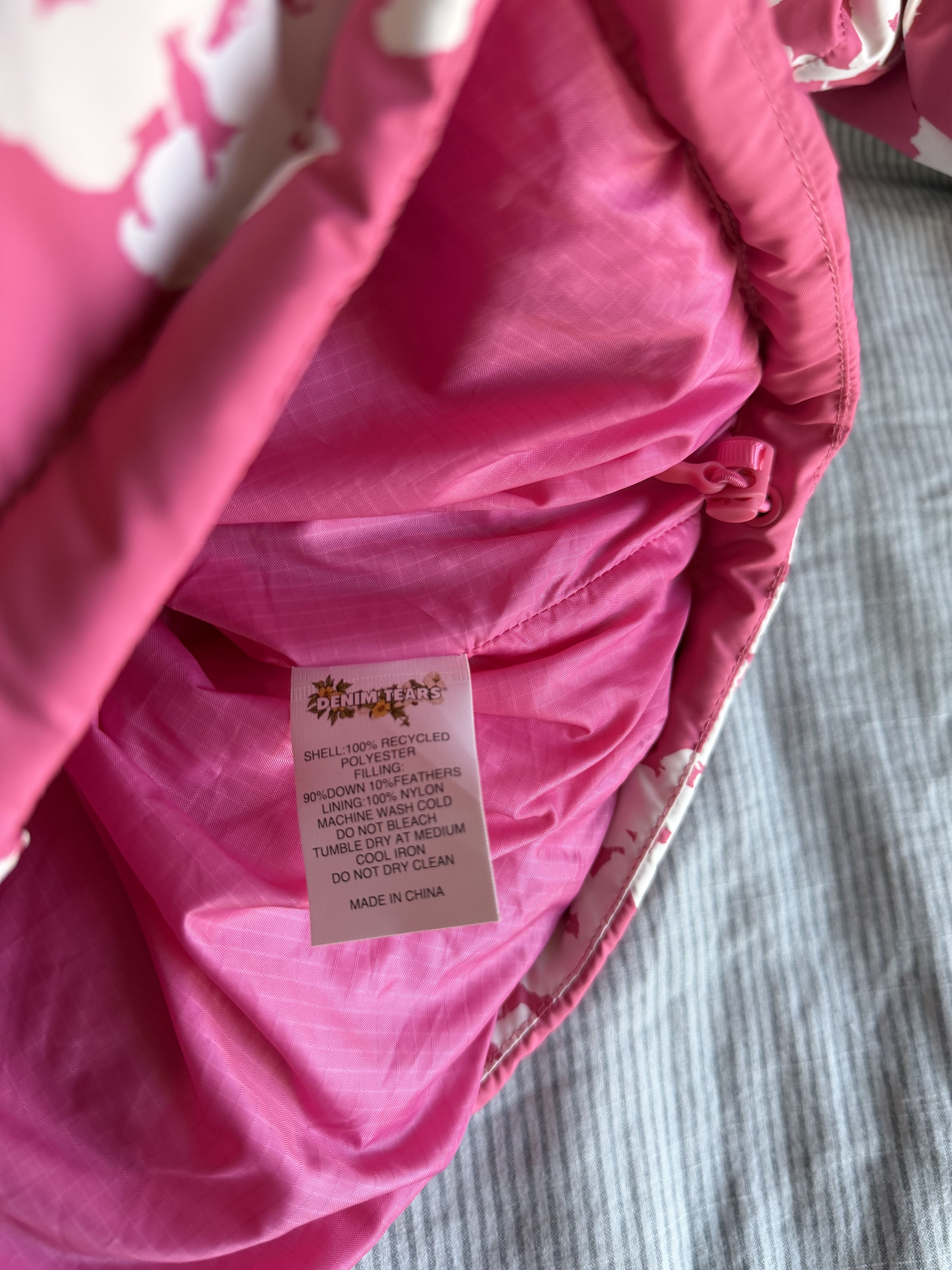 DENIM TEARS Denim Tears Cotton Wreath Puffer Jacket in Pink Size US XL / EU 56 / 4 - 10 Thumbnail