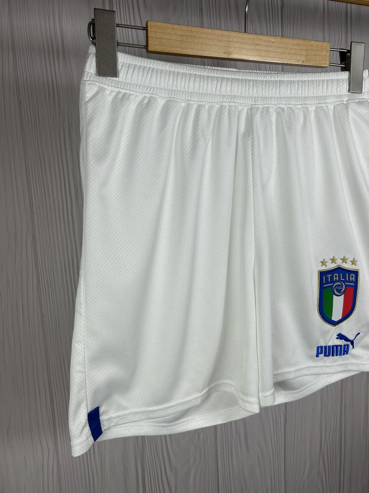 Puma Puma Italy 22/23 Boys White Soccer Shorts Size XL Boys Size US 30 / EU 46 - 2 Thumbnail