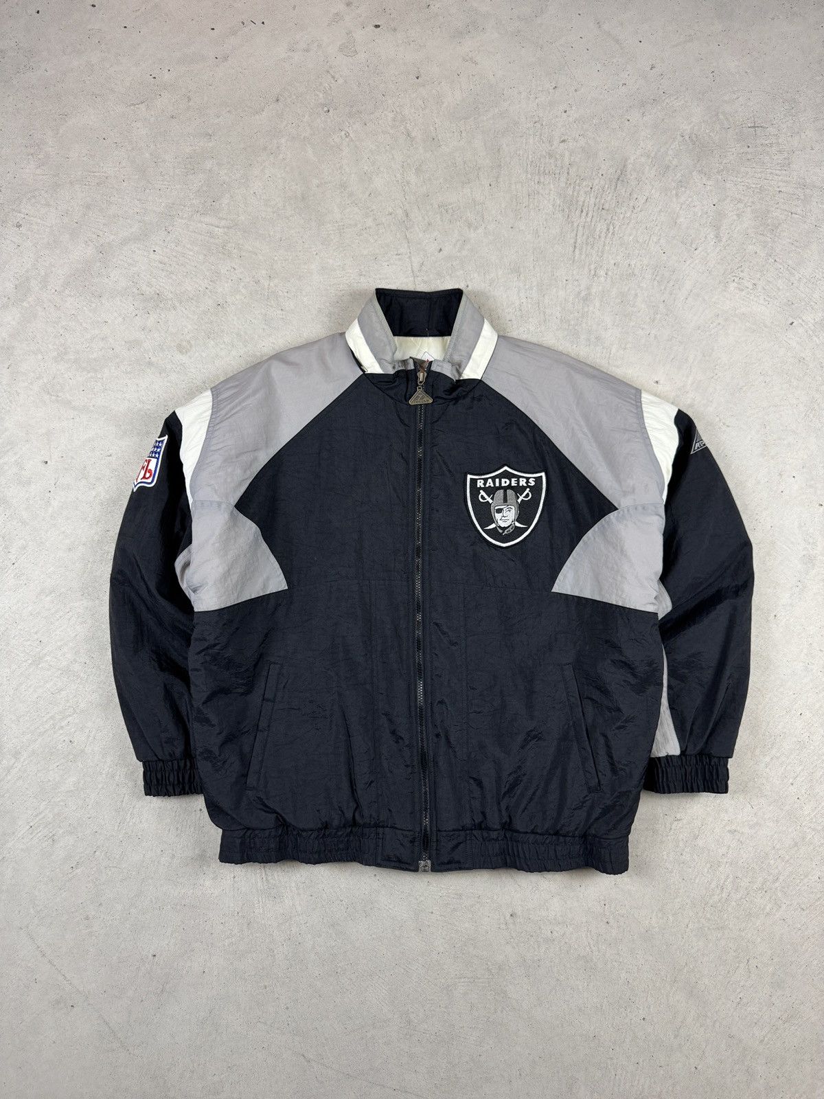Apex One × Vintage 1990’s Raiders Puffer Bomber Jacket Size US M / EU 48-50 / 2 - 1 Thumbnail