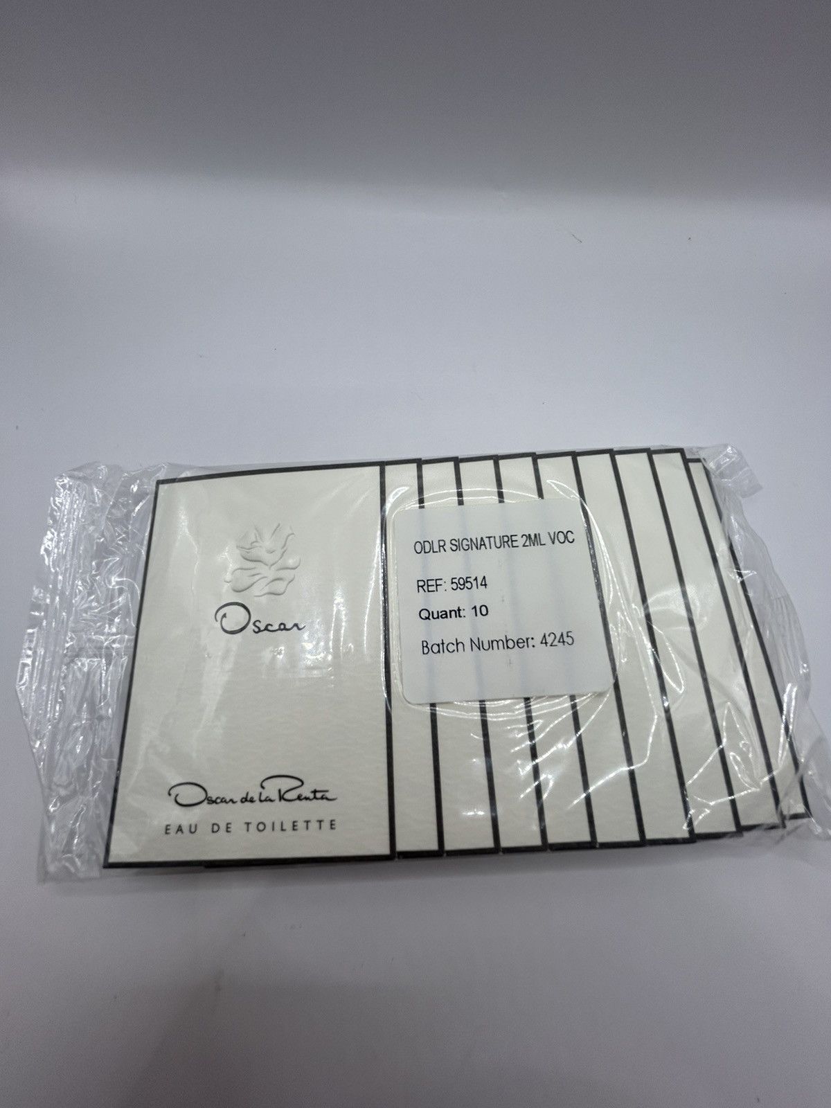 Oscar De La Renta Oscar by Oscar De La Renta 0.6 Oz 10 Pack Samples Size ONE SIZE - 3 Thumbnail