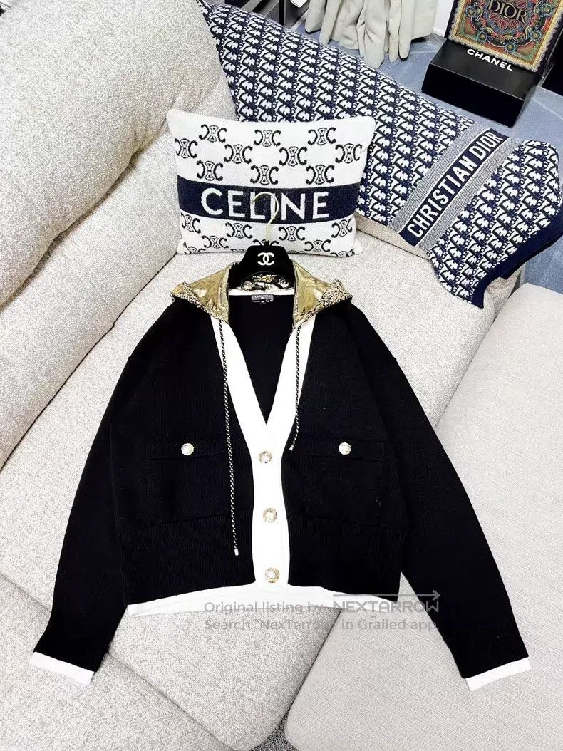 Chanel Chanel Long-sleeved hooded cashmere cardigan with gold seq Size XS / US 0-2 / IT 36-38 - 1 Thumbnail