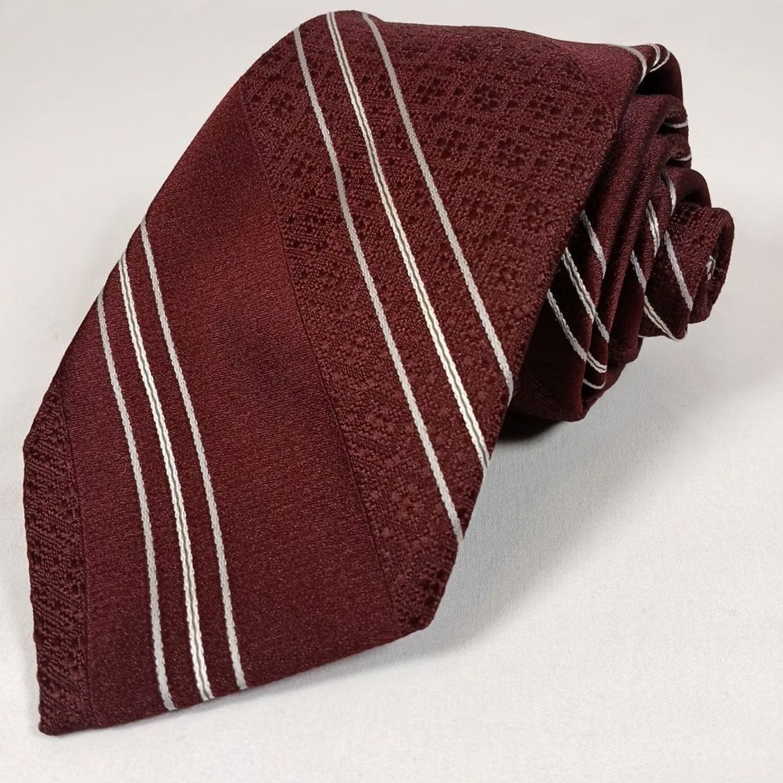 Vintage Lilly Dache Necktie Men Burgundy Diagonal Striped 3" x 55" Tie Mens Red Short 55" Size ONE SIZE - 2 Thumbnail