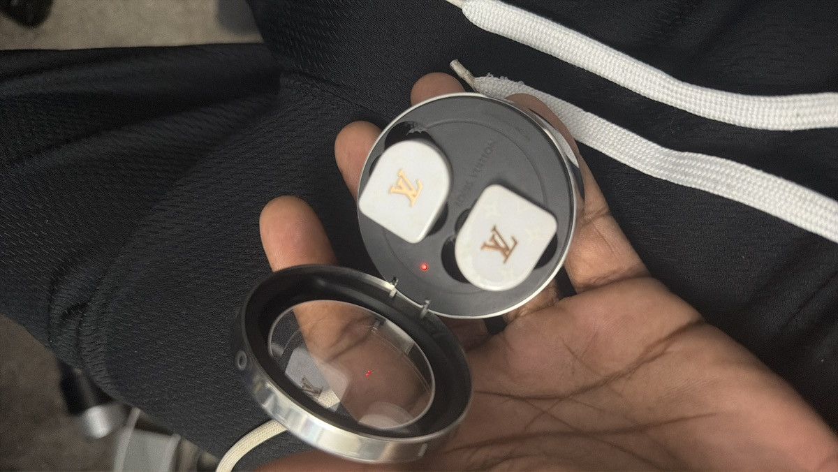 Louis Vuitton Louis Vuitton Headphones Size ONE SIZE - 3 Thumbnail