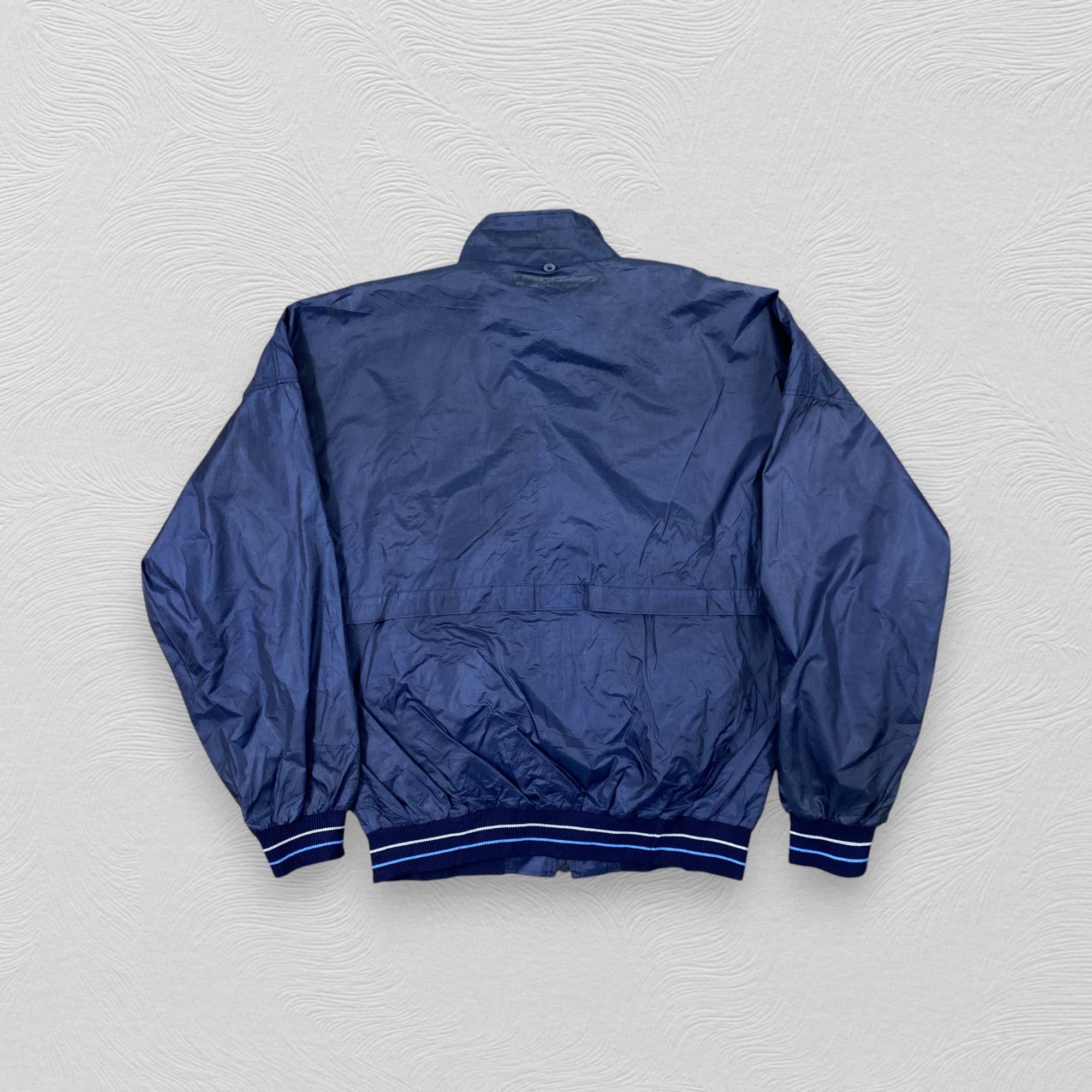 Japanese Brand Vintage Puma Windbreaker Jacket -J149 Size US L / EU 52-54 / 3 - 3 Thumbnail