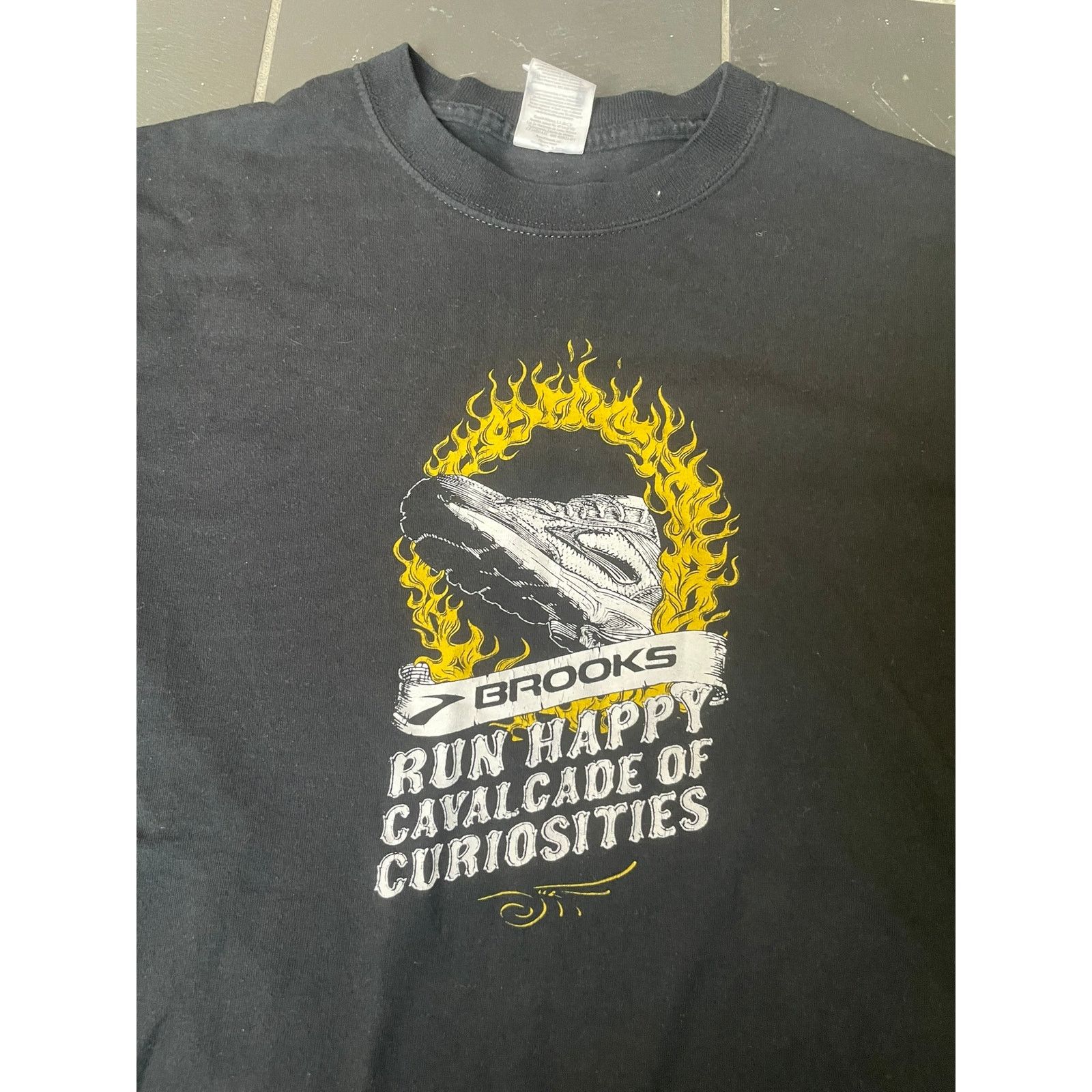 Brooks Brooks Run Happy Tour Vintage 2011 Mens Size Medium Size US M / EU 48-50 / 2 - 2 Thumbnail
