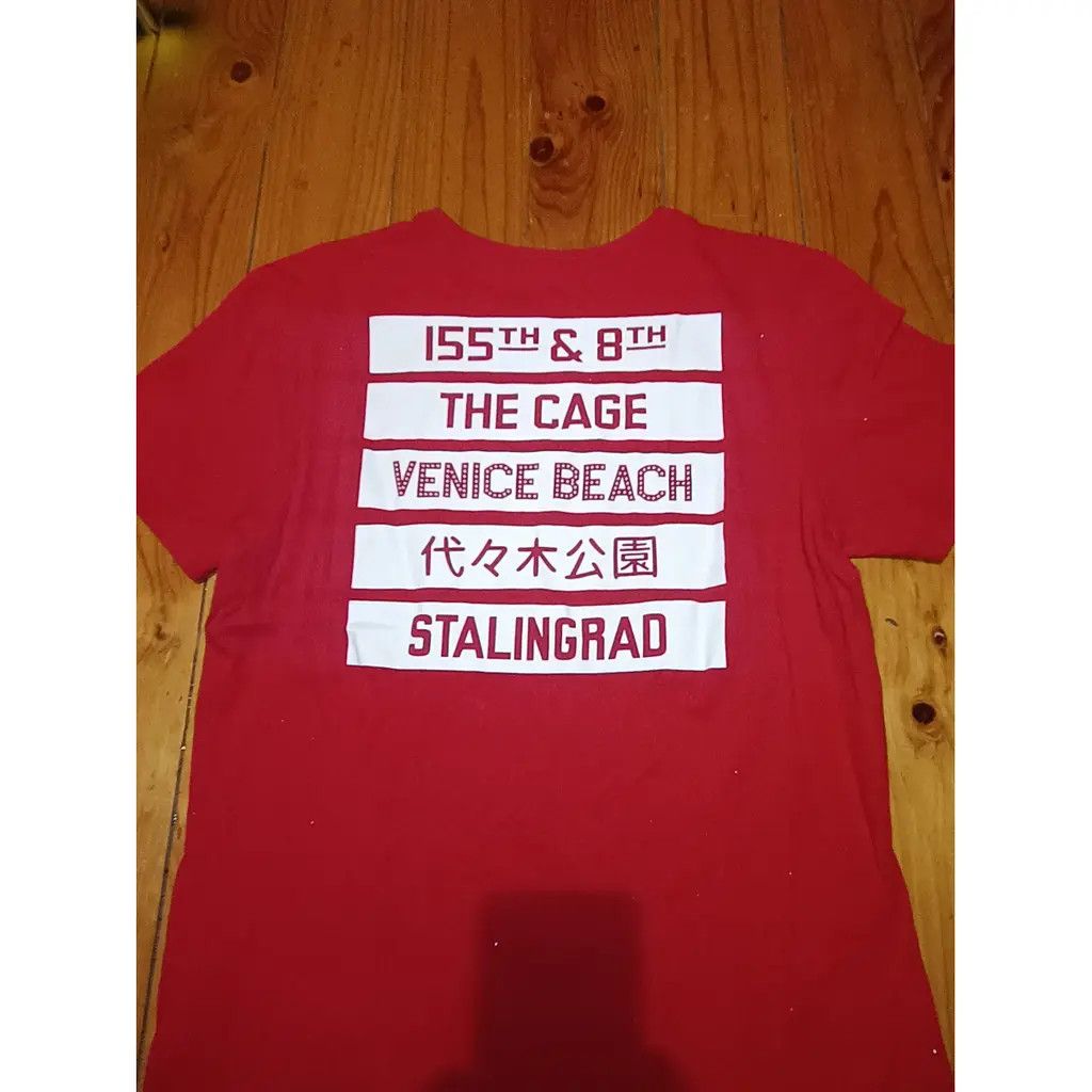 Nike Nike Air Force 1 Red T-shirt (Size L) – Graphic Print Size US L / EU 52-54 / 3 - 1 Thumbnail