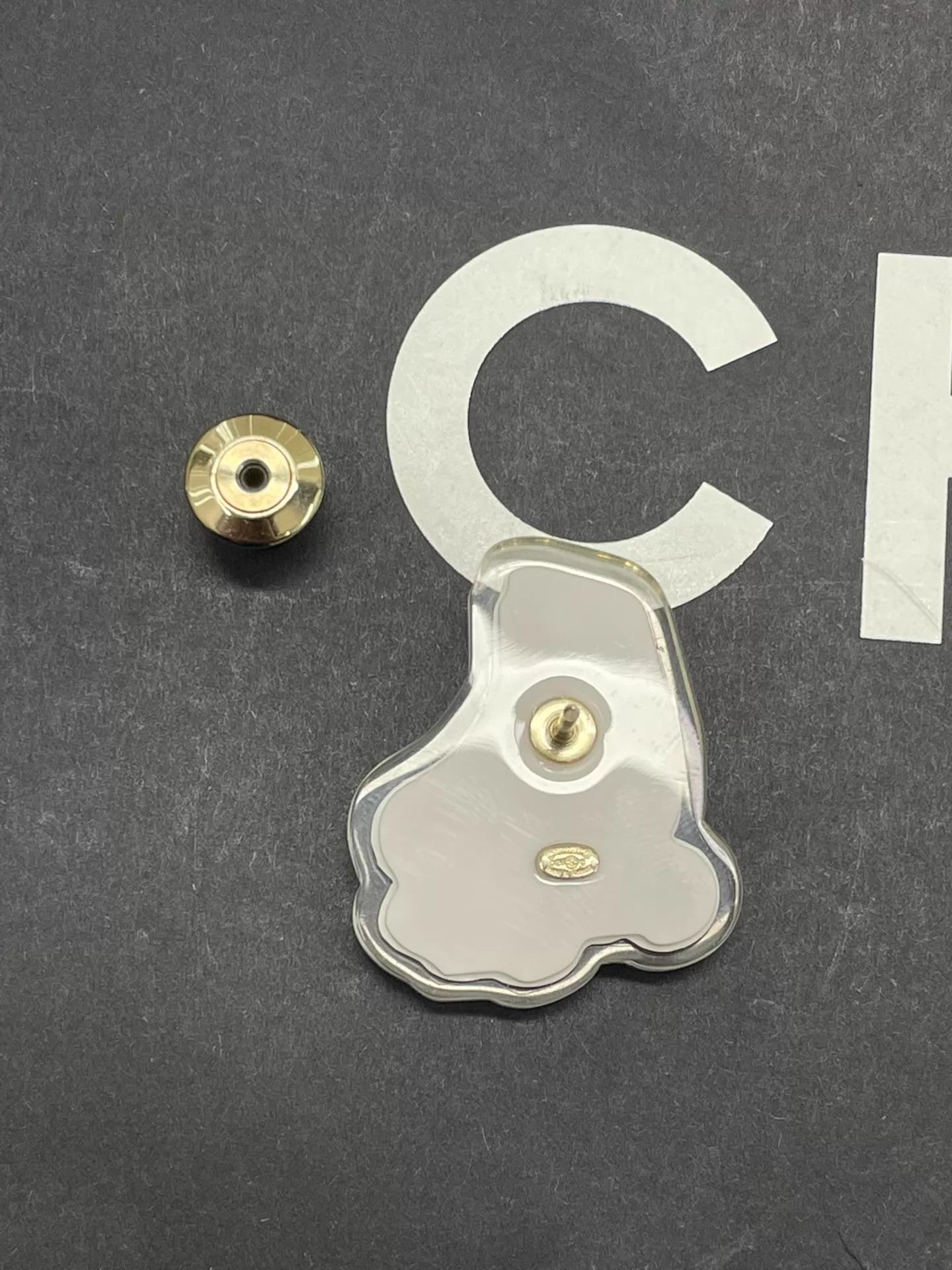 Chanel Chanel 24C Pink Skate Acrylic Brooch Size ONE SIZE - 3 Thumbnail
