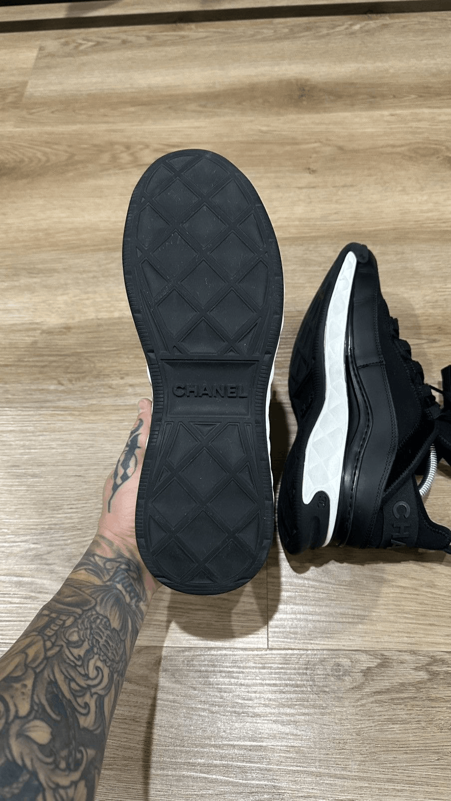 Chanel Chanel Low Trainers Size US 10 / EU 43 - 4 Thumbnail