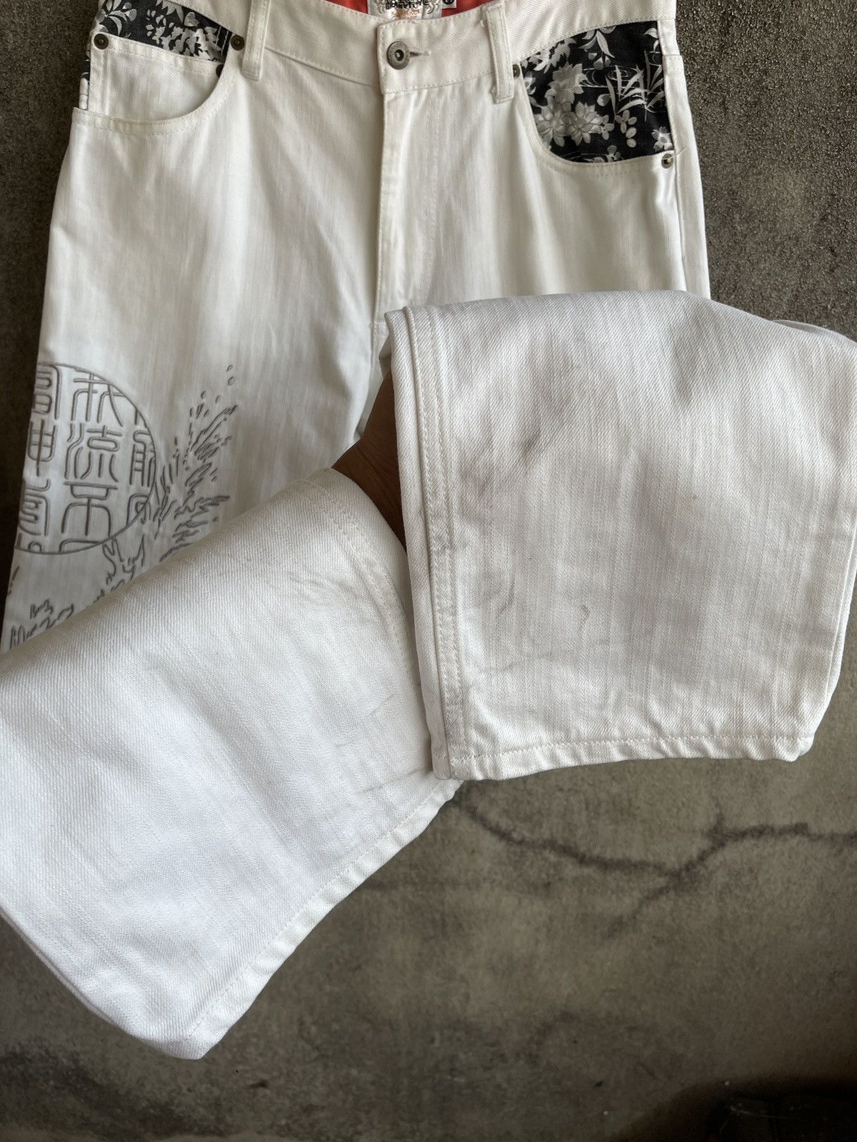 KARA Vintage90s🔥KARAKURI TAMASHI🔥Koi Fish Embroidered Denim Japan Size US 30 / EU 46 - 14 Thumbnail