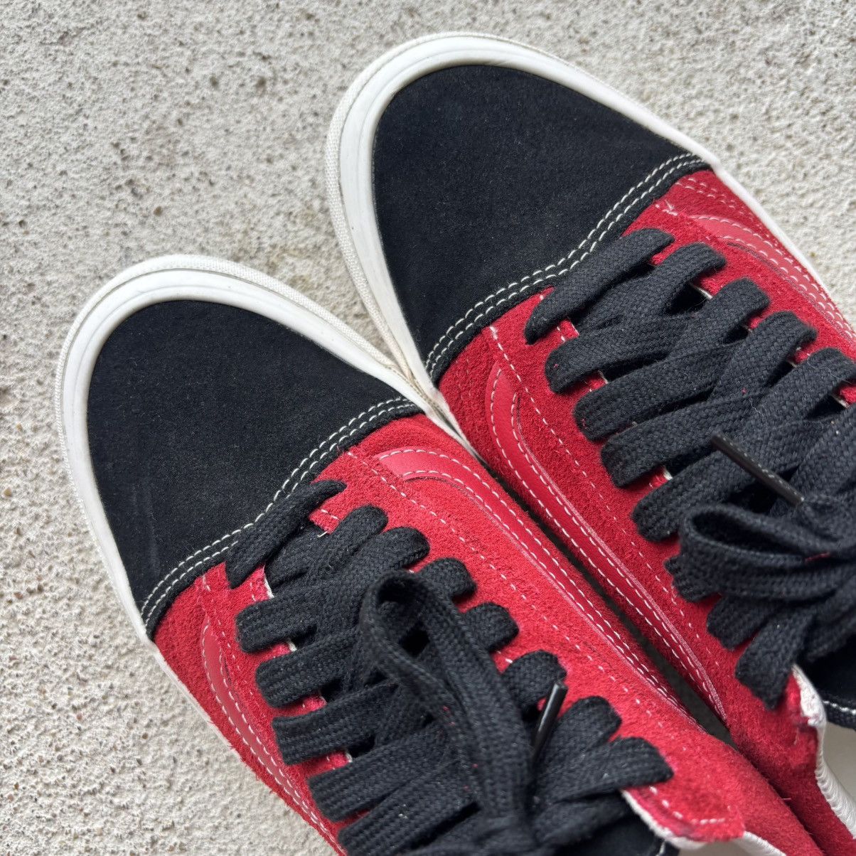 Vans Vault OG LX Old Skool Red Chili Pepper Black Suede Size 9 Size US 9 / EU 42 - 4 Thumbnail
