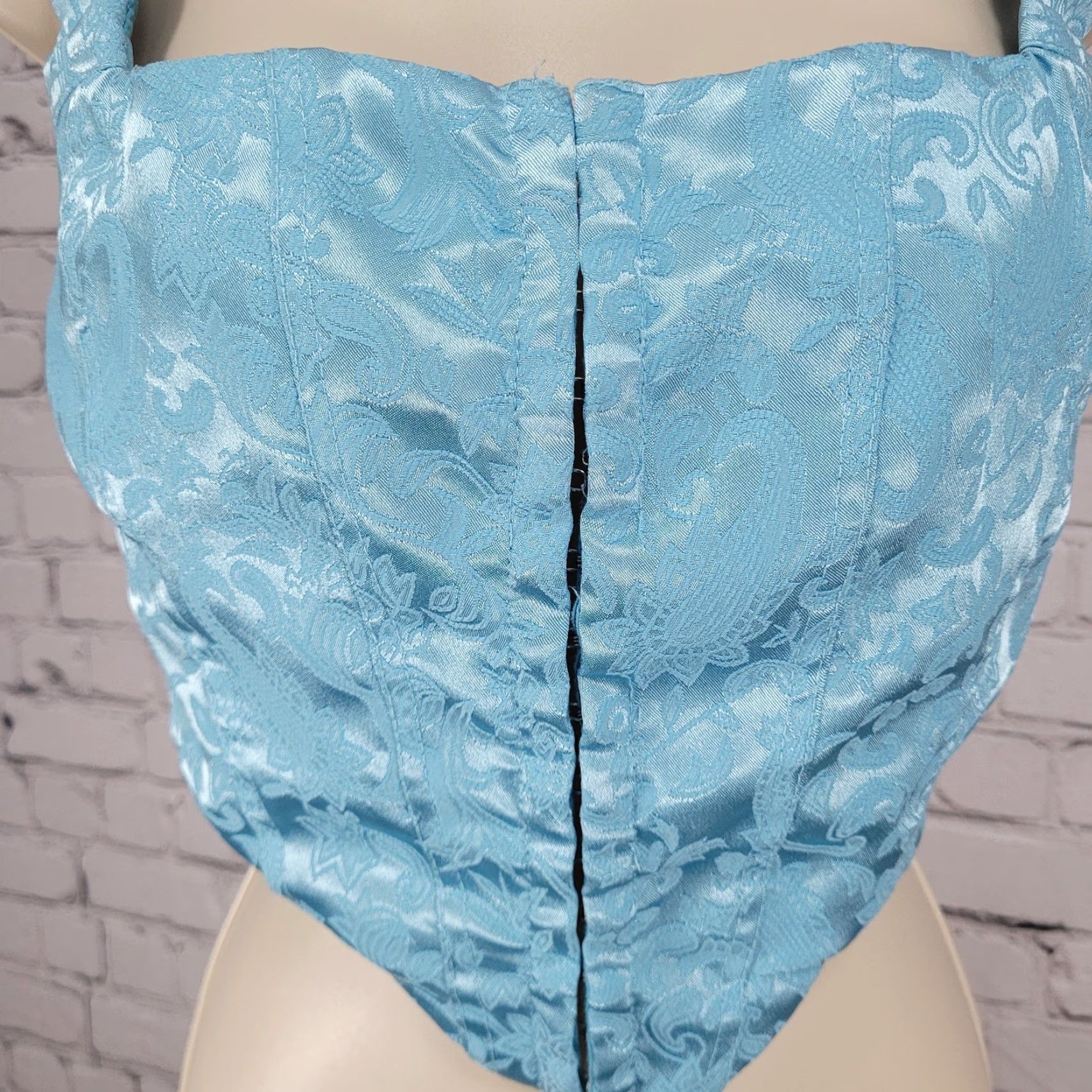 PRINCESS POLLY Princess Polly Blue Satin Paisley Front Closure Lined Bustier Crop Top Size 4 Size S / US 4 / IT 40 - 5 Thumbnail