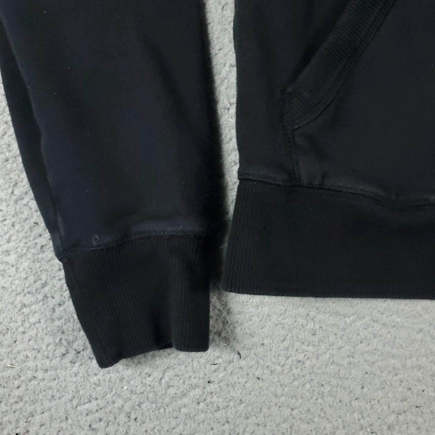 Champion VINTAGE Champion Hoodie Pullover Men Small Black Casual Fleece Sweatshirt Athletic Sports Size US S / EU 44-46 / 1 - 4 Thumbnail