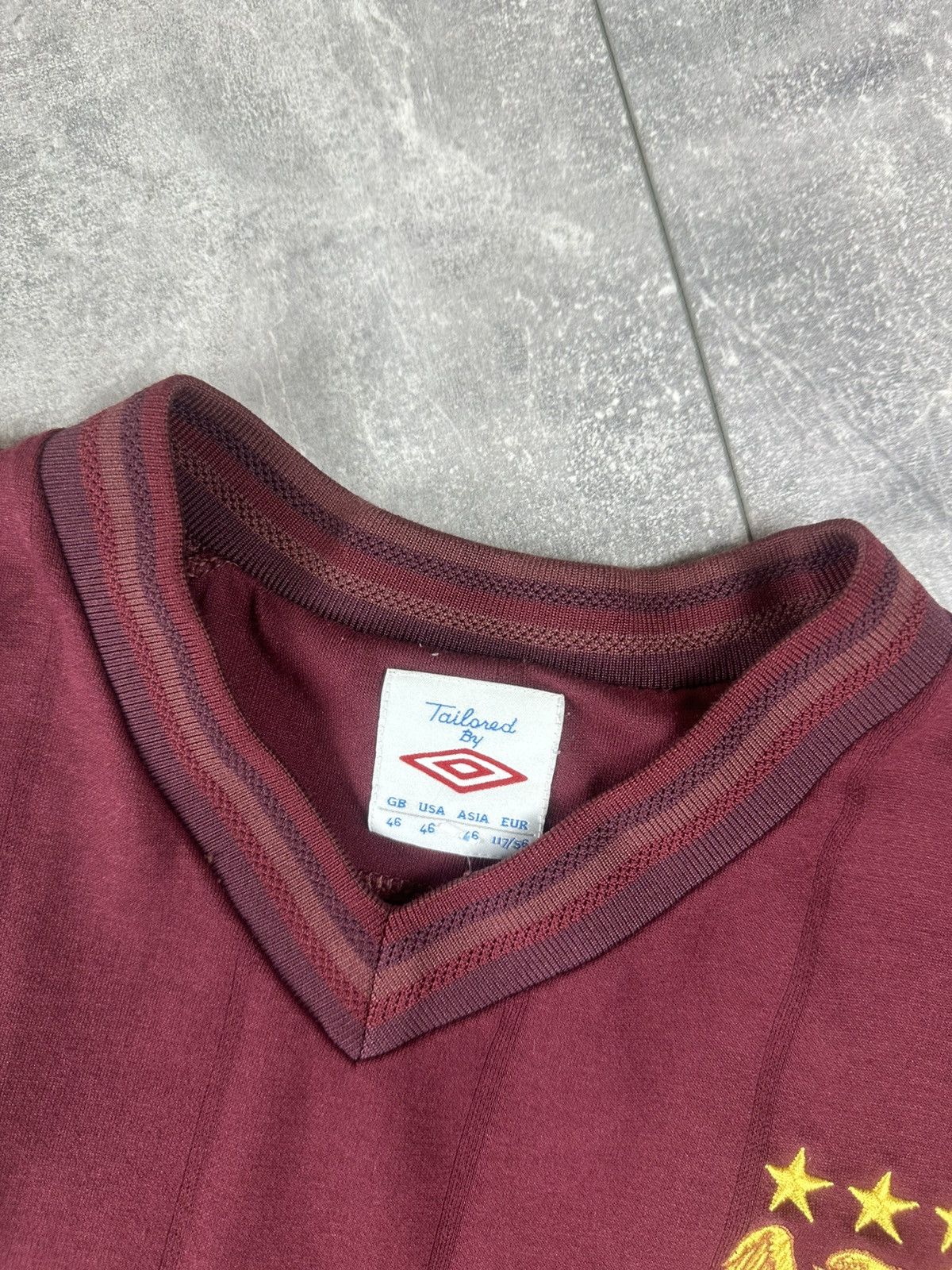 Umbro Umbro Manchester City Away 2012/13 Soccer Burgundy Jersey Size US L / EU 52-54 / 3 - 5 Thumbnail