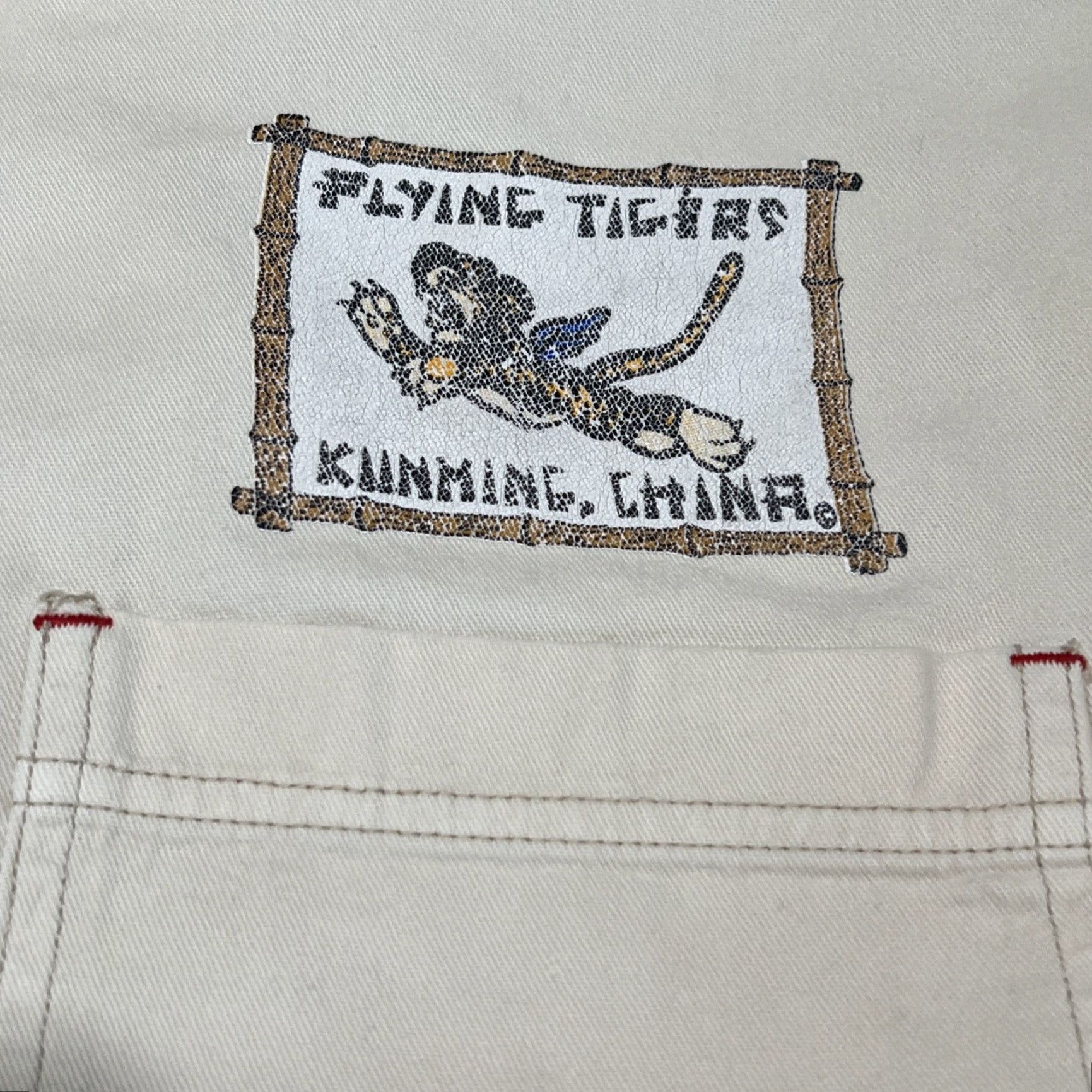 Vintage VINTAGE Cutline Flying Tigers WWII Military Men’s XL Button-Up Shirt Long Sleeve Cotton Beige Graphic Print Size US XL / EU 56 / 4 - 3 Thumbnail