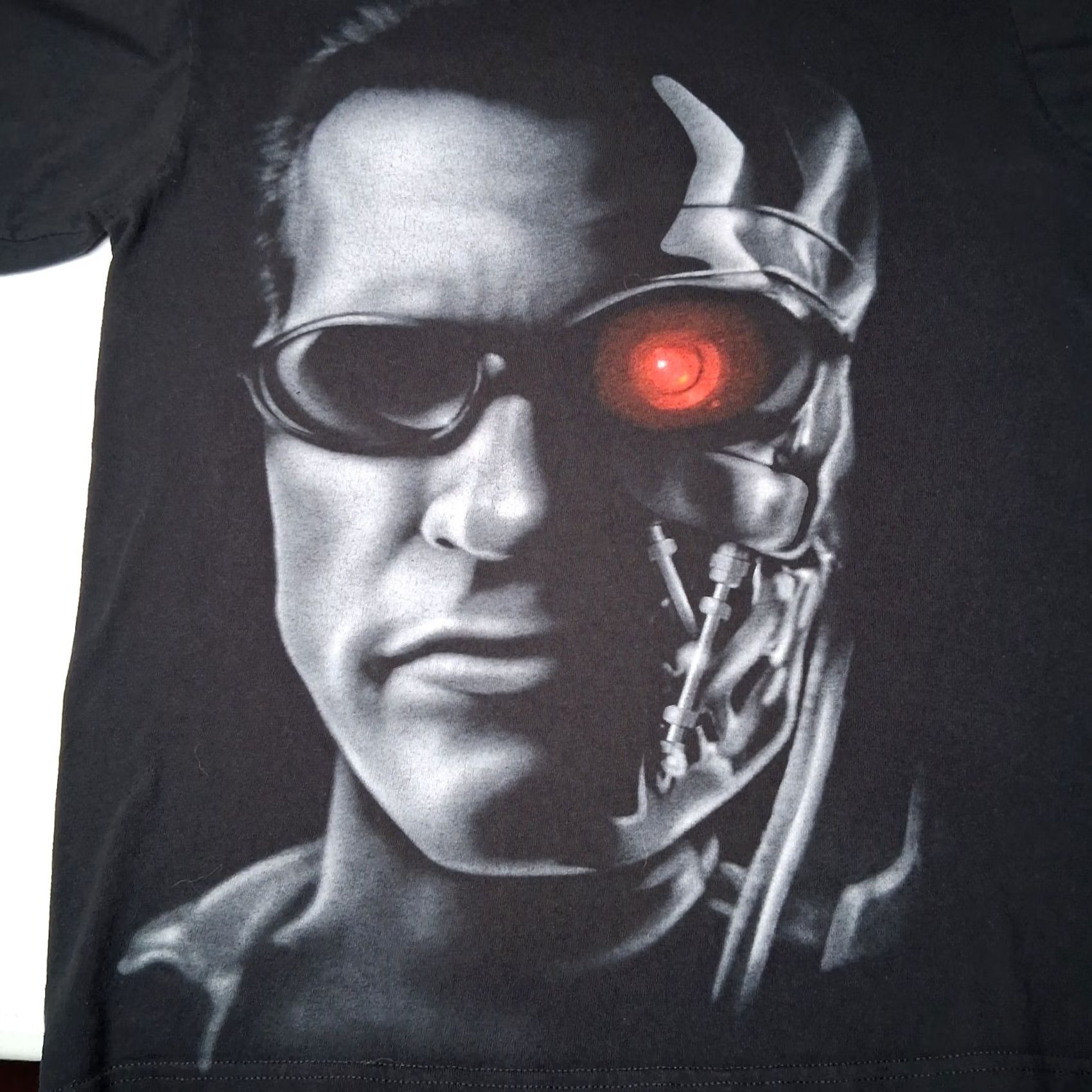 Vintage VINTAGE Universal Studios Terminator 2 Movie Shirt M Arnold Schwarzenegger Judgement Day Shirt Mens Black Cotton T-Shirt Graphic 90s Size US M / EU 48-50 / 2 - 3 Thumbnail