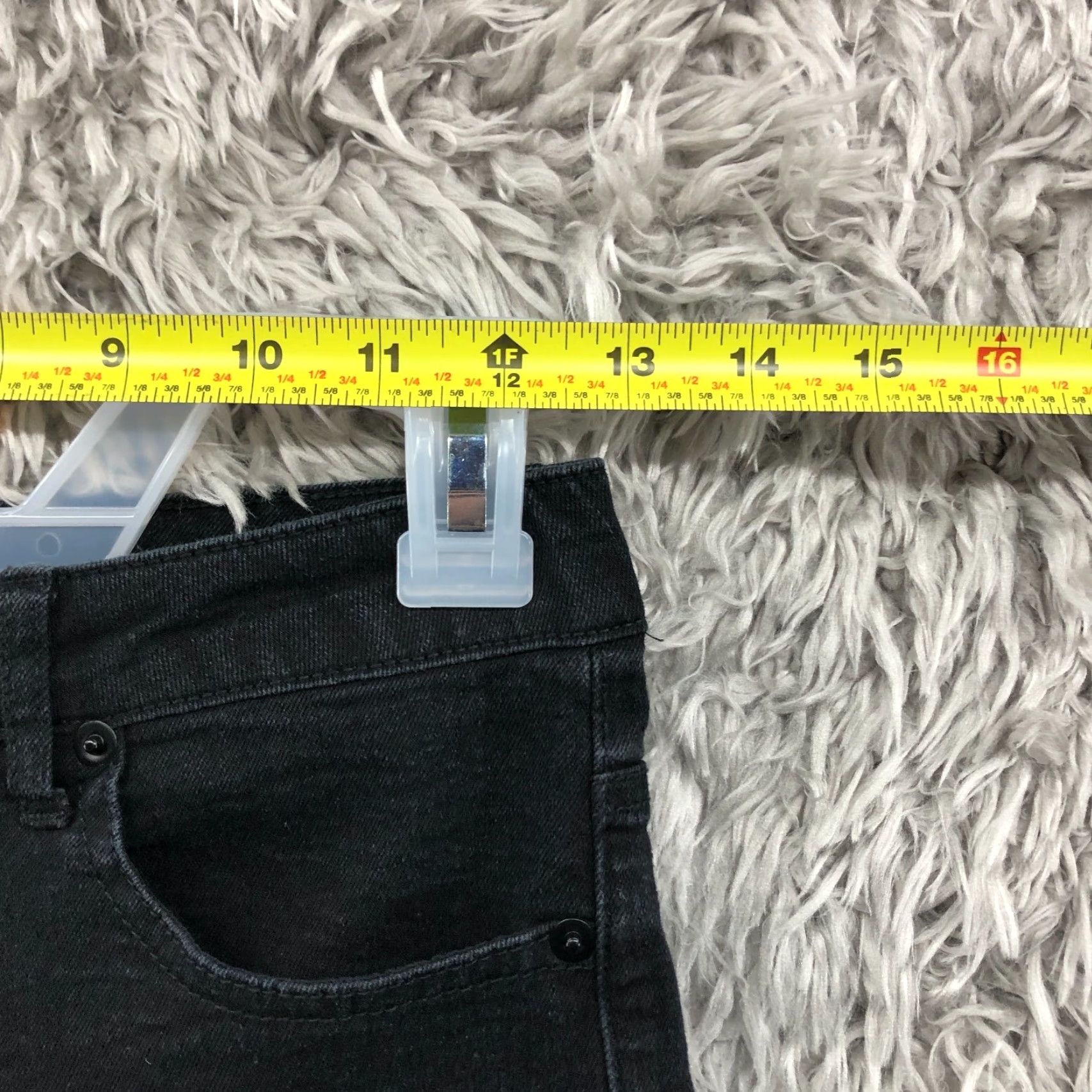 Forever 21 FOREVER 21 Boyfriend Shorts Womens Size 26 Mid Rise Dark Wash Black Denim Jean Shirt? Size 26" / US 2 / IT 38 - 2 Thumbnail