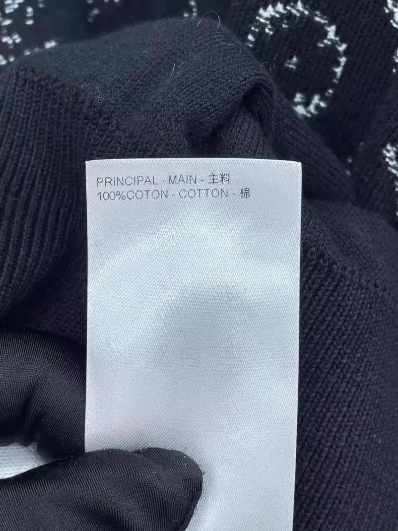 Louis Vuitton LOUIS VUITTON Black gradient logo knit sweater 2504-Nextarr Size US S / EU 44-46 / 1 - 7 Thumbnail