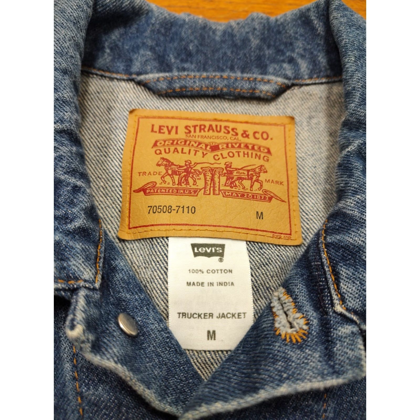 Levi's VINTAGE Levi's Denim Trucker Jacket Mens M Western Cowboy 90s 00s Blue Cotton Jacket 7112 70508 7110 80s 90s Mens M Denim Jeans Trucker Shirt/ Jacket Size US 29 - 4 Thumbnail