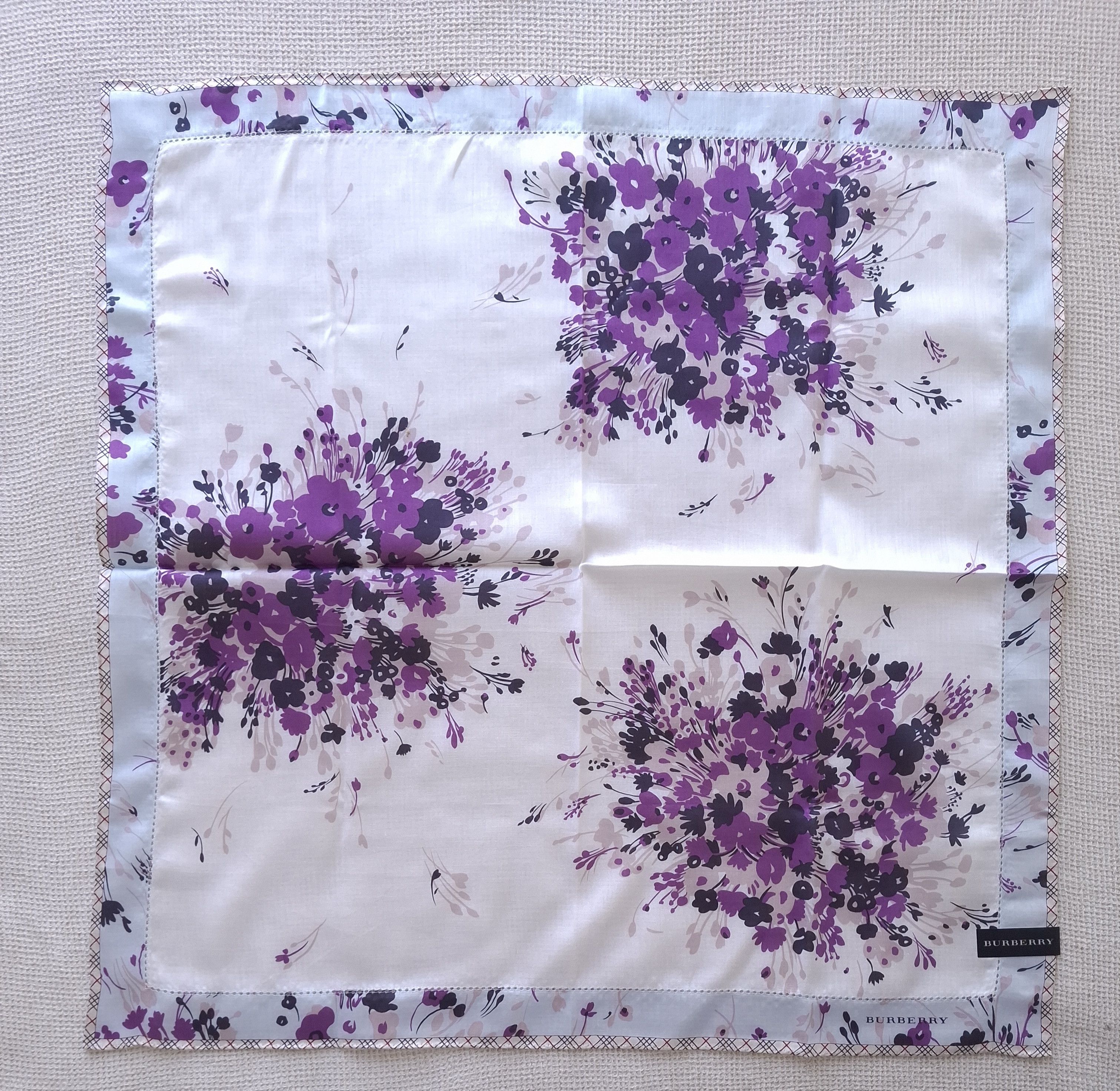 Burberry × Vintage Japan Burberry scarf/bandana handkerchief purple floral Size ONE SIZE - 4 Thumbnail